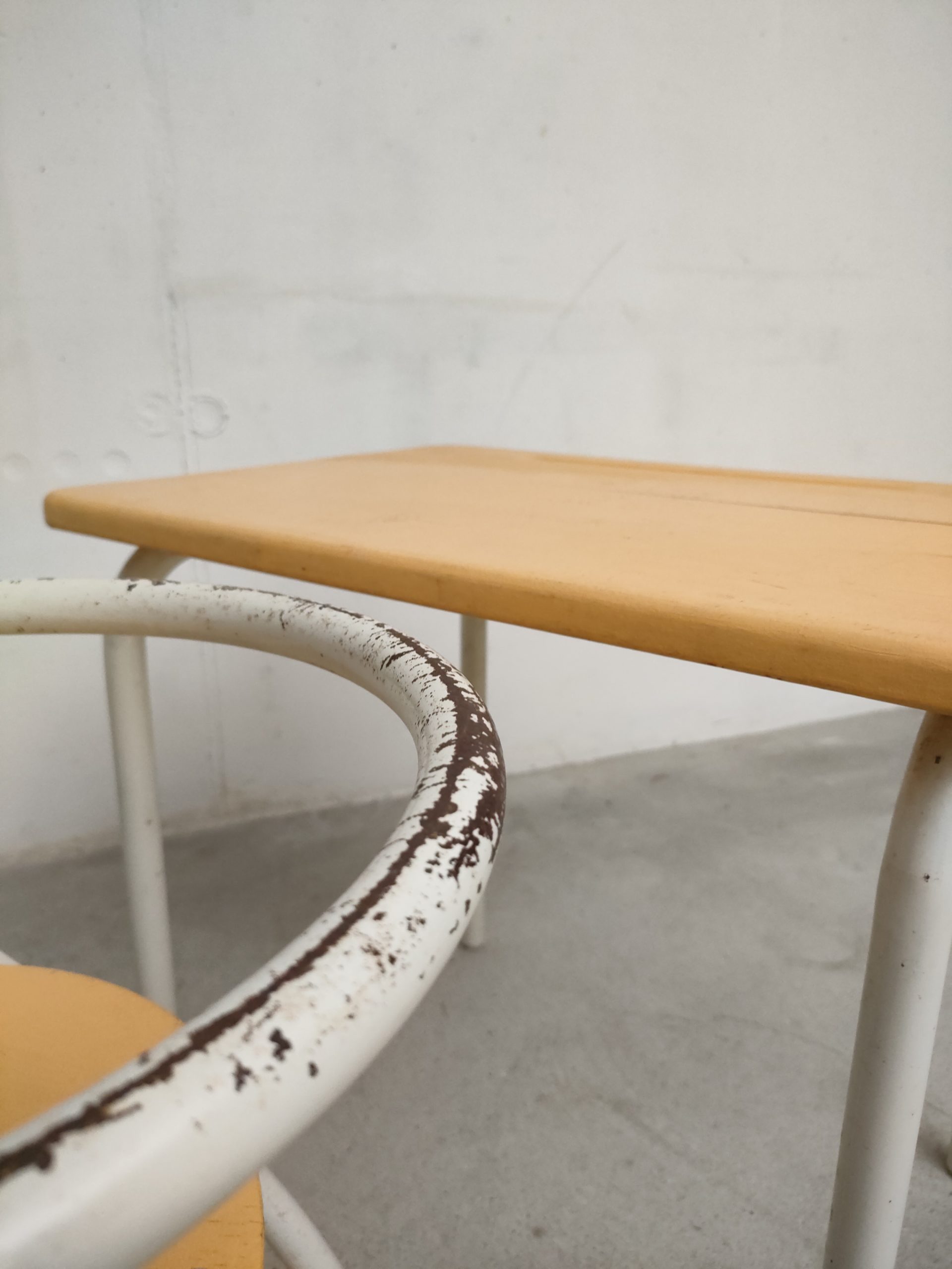 Chaise et bureau d'enfant – Image 12