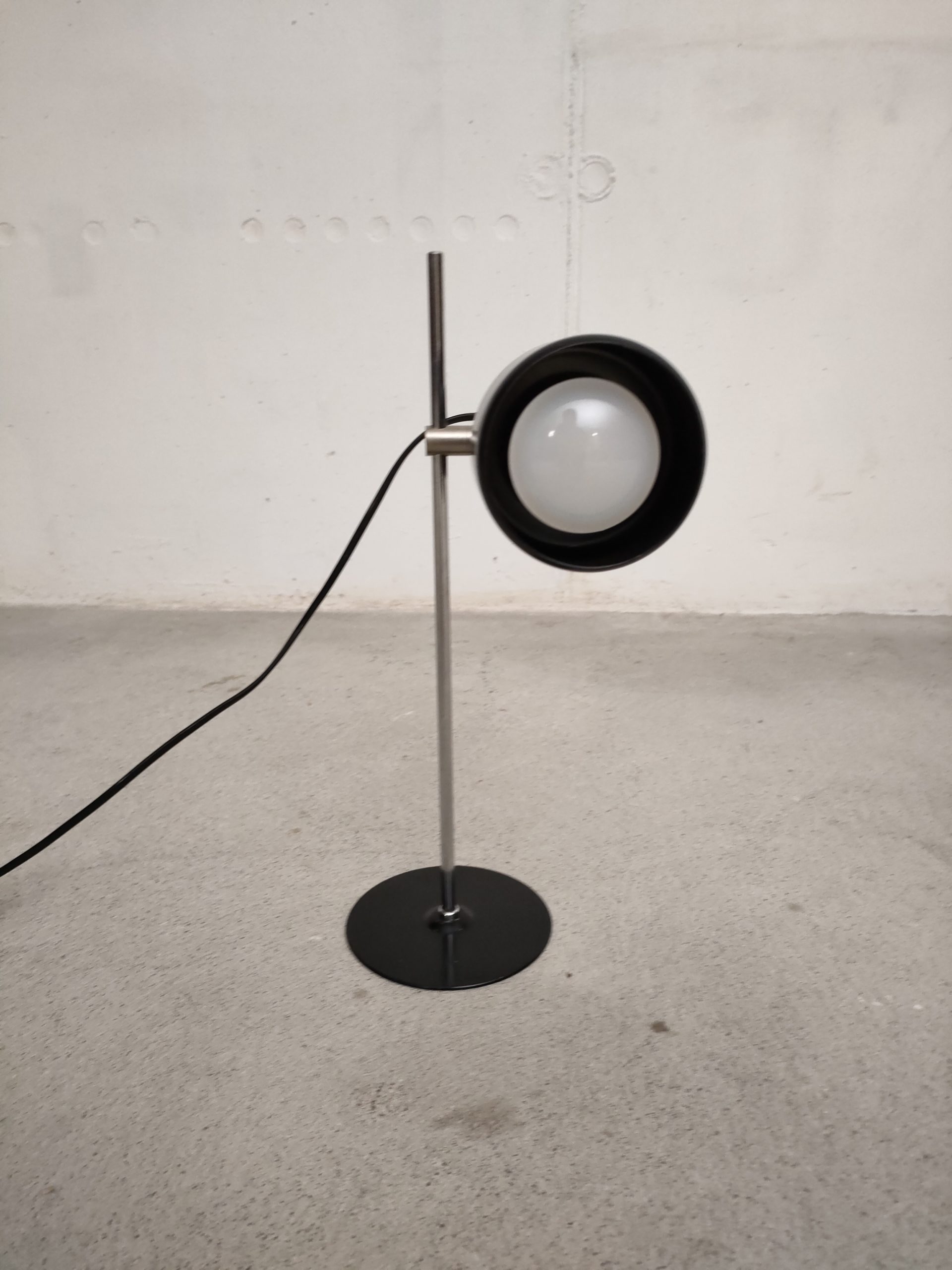 Lampe de table spot noire – Image 4