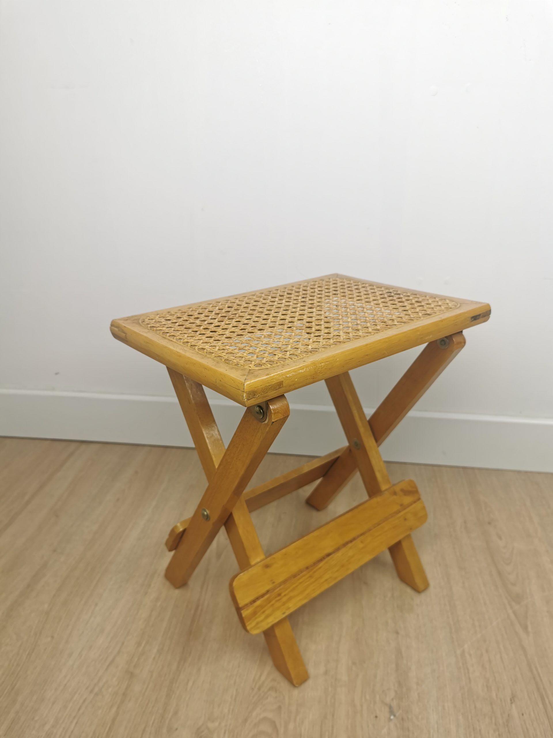 Petit tabouret pliable vintage – Image 2