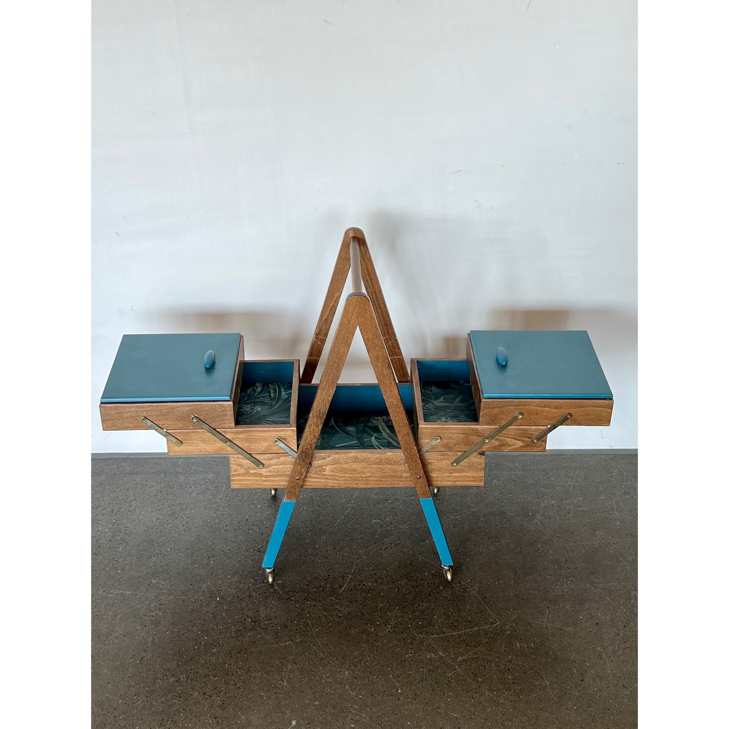 Travailleuse / boîte à couture – Image 5