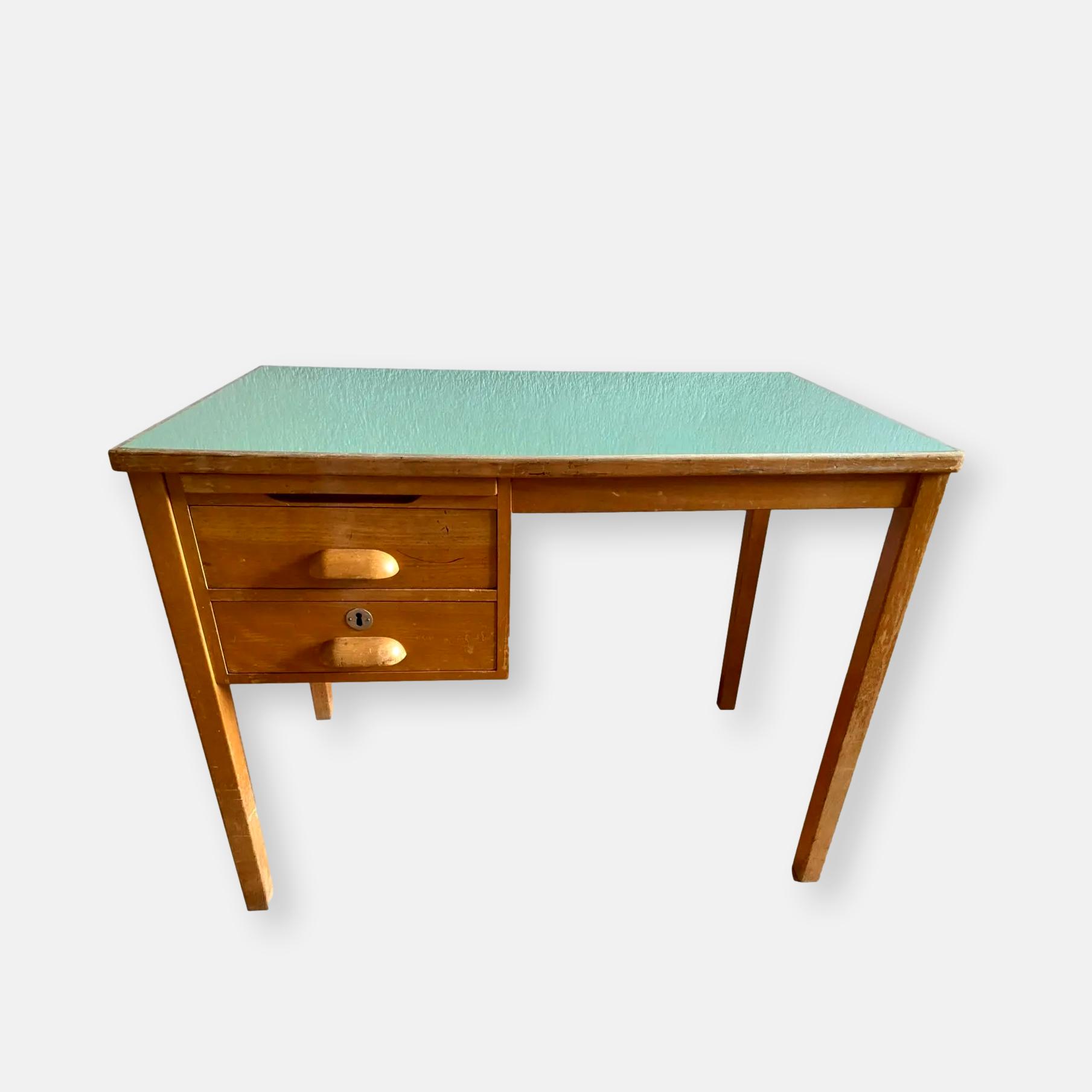 Bureau d'enfant