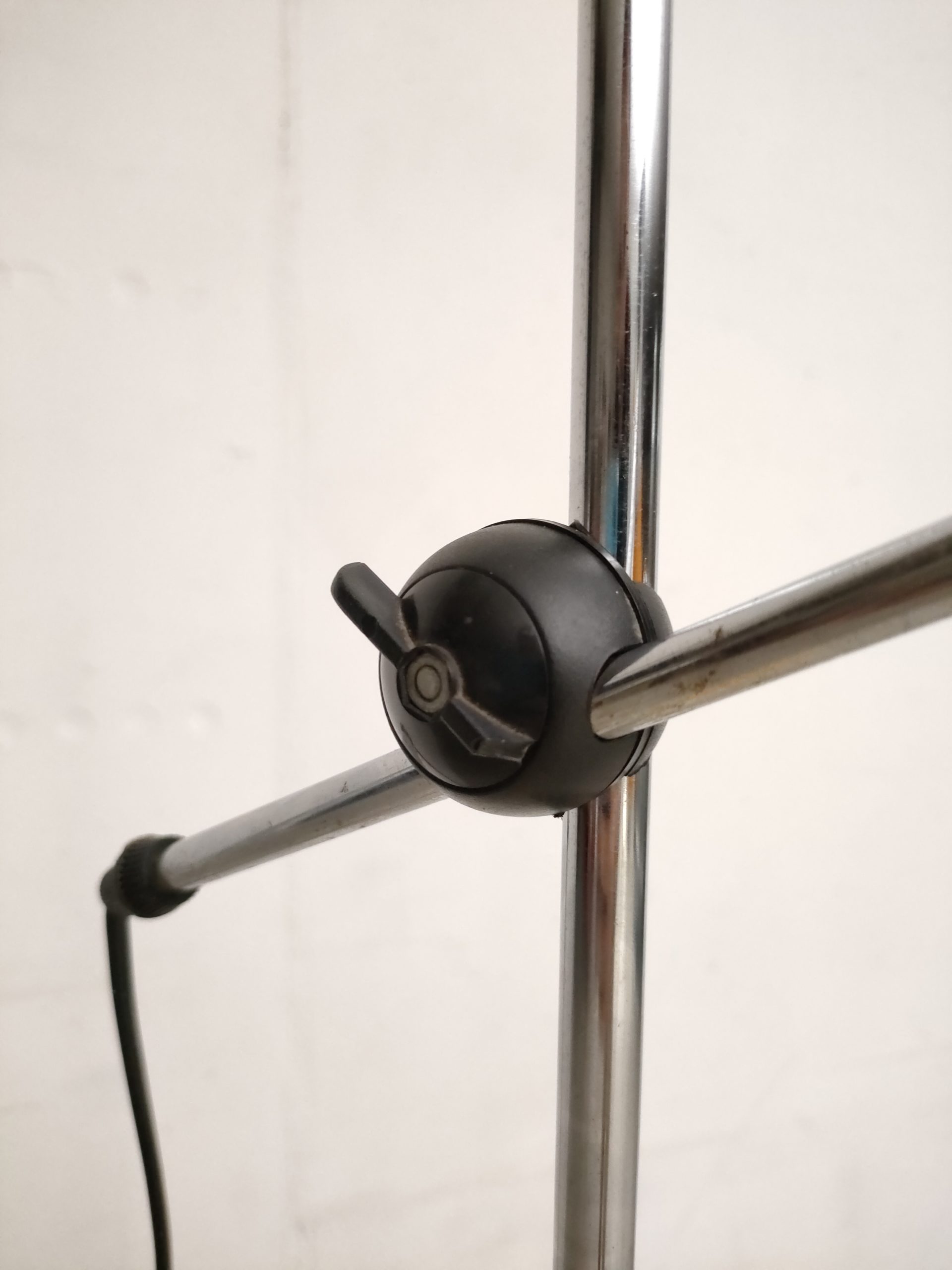 Lampe su pied jaune – Image 9