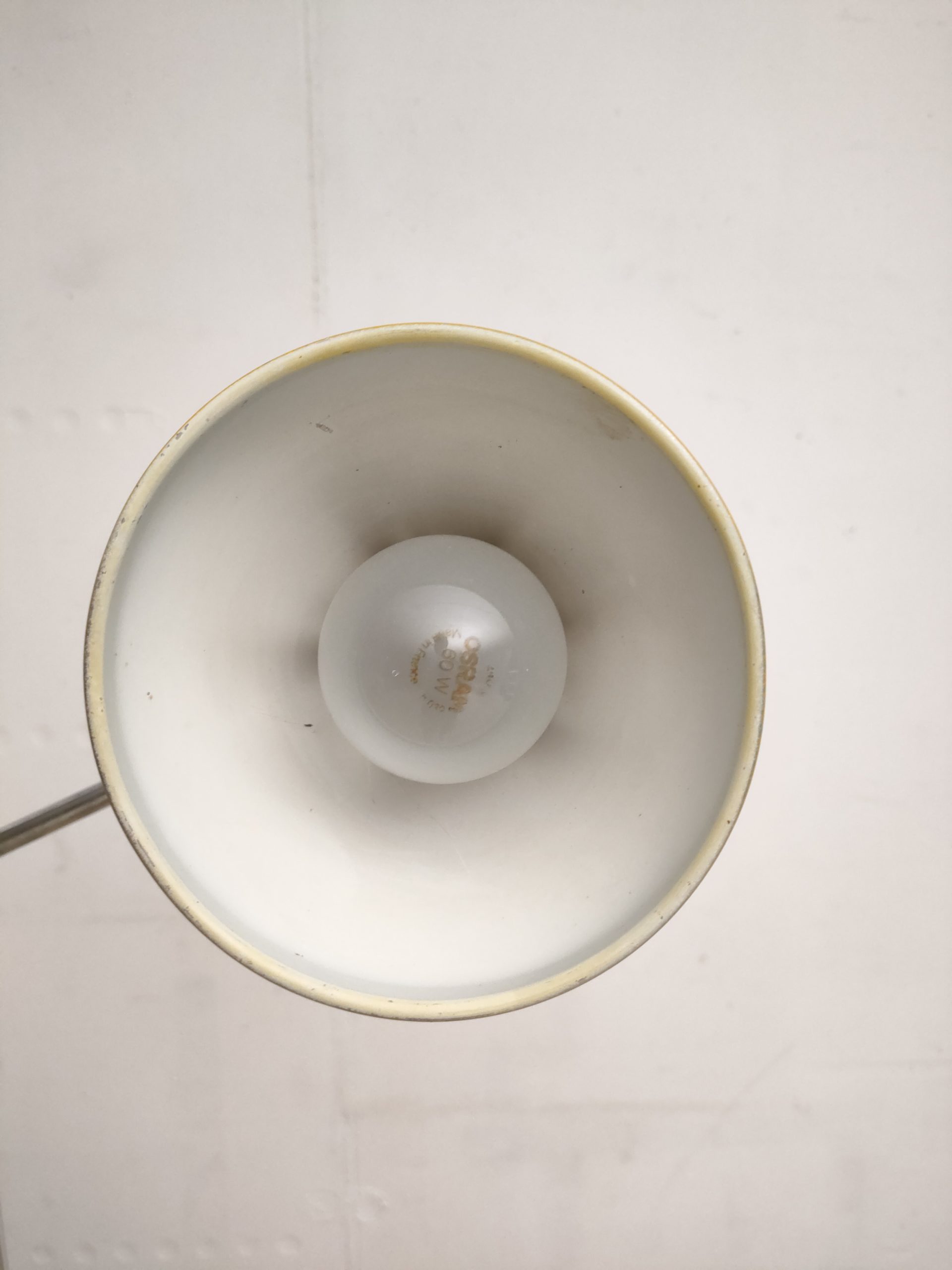 Lampe su pied jaune – Image 10
