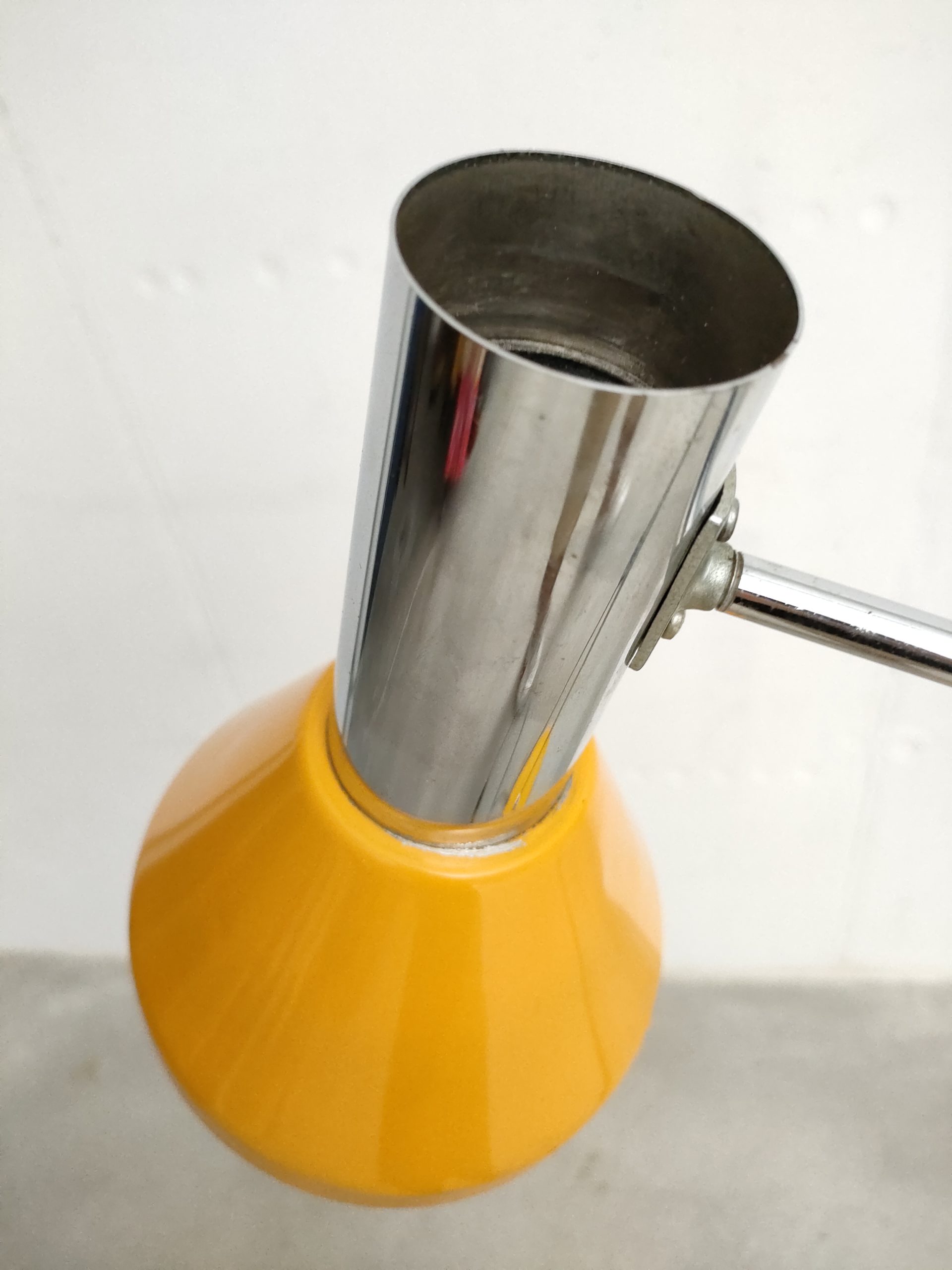 Lampe su pied jaune – Image 15