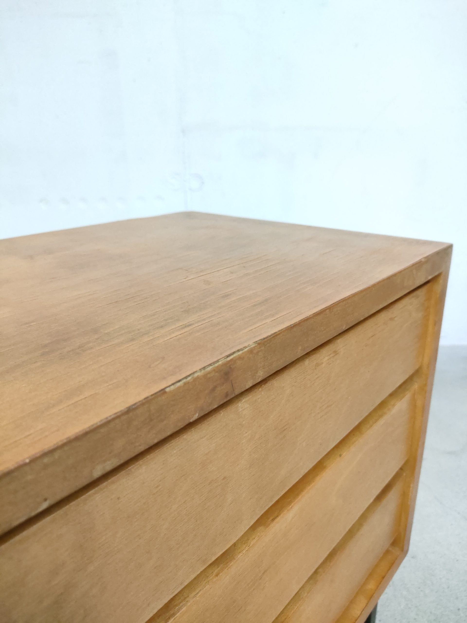 Table de nuit vintage – Image 7