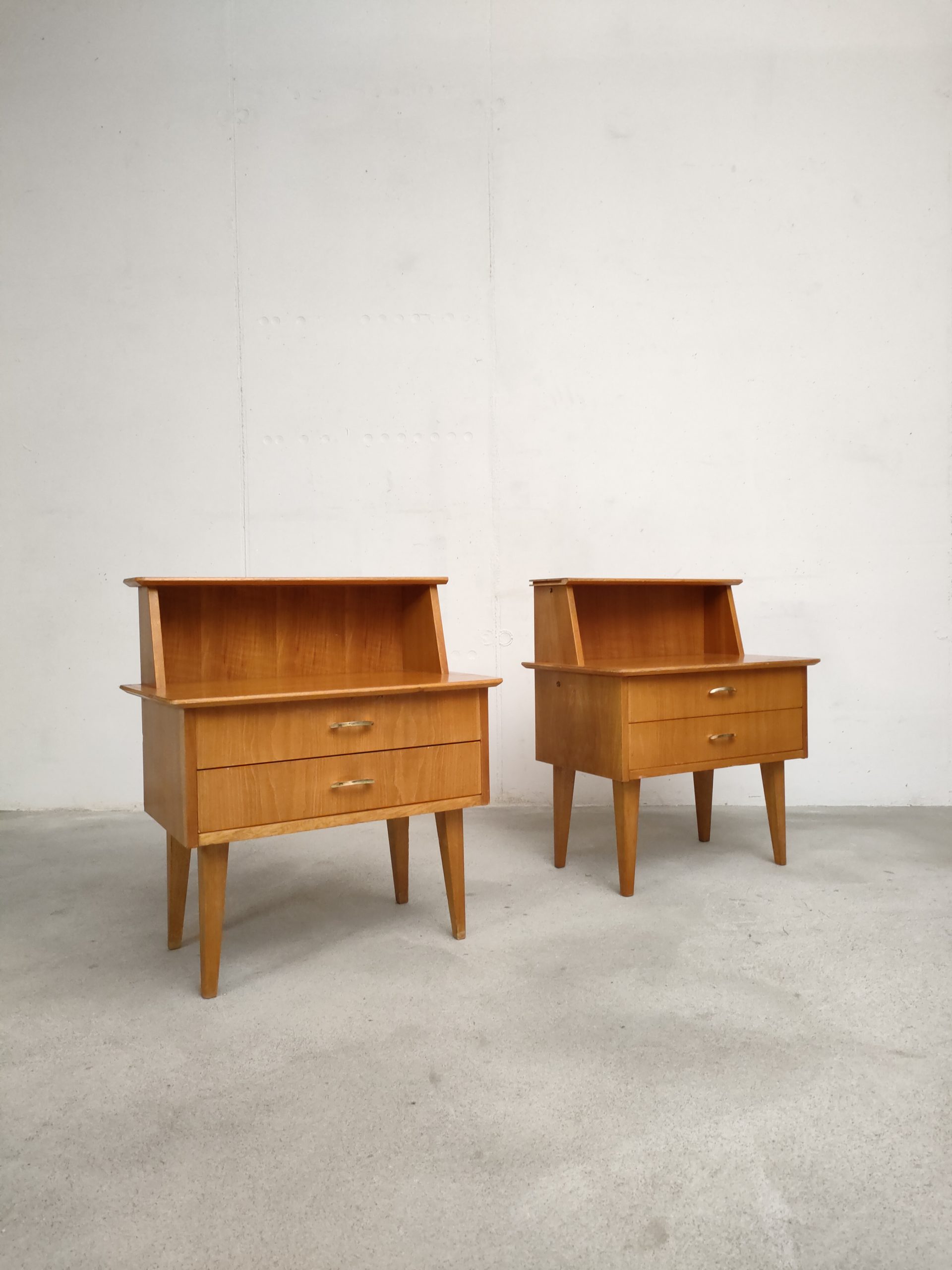 Paire de tables de nuit – Image 3