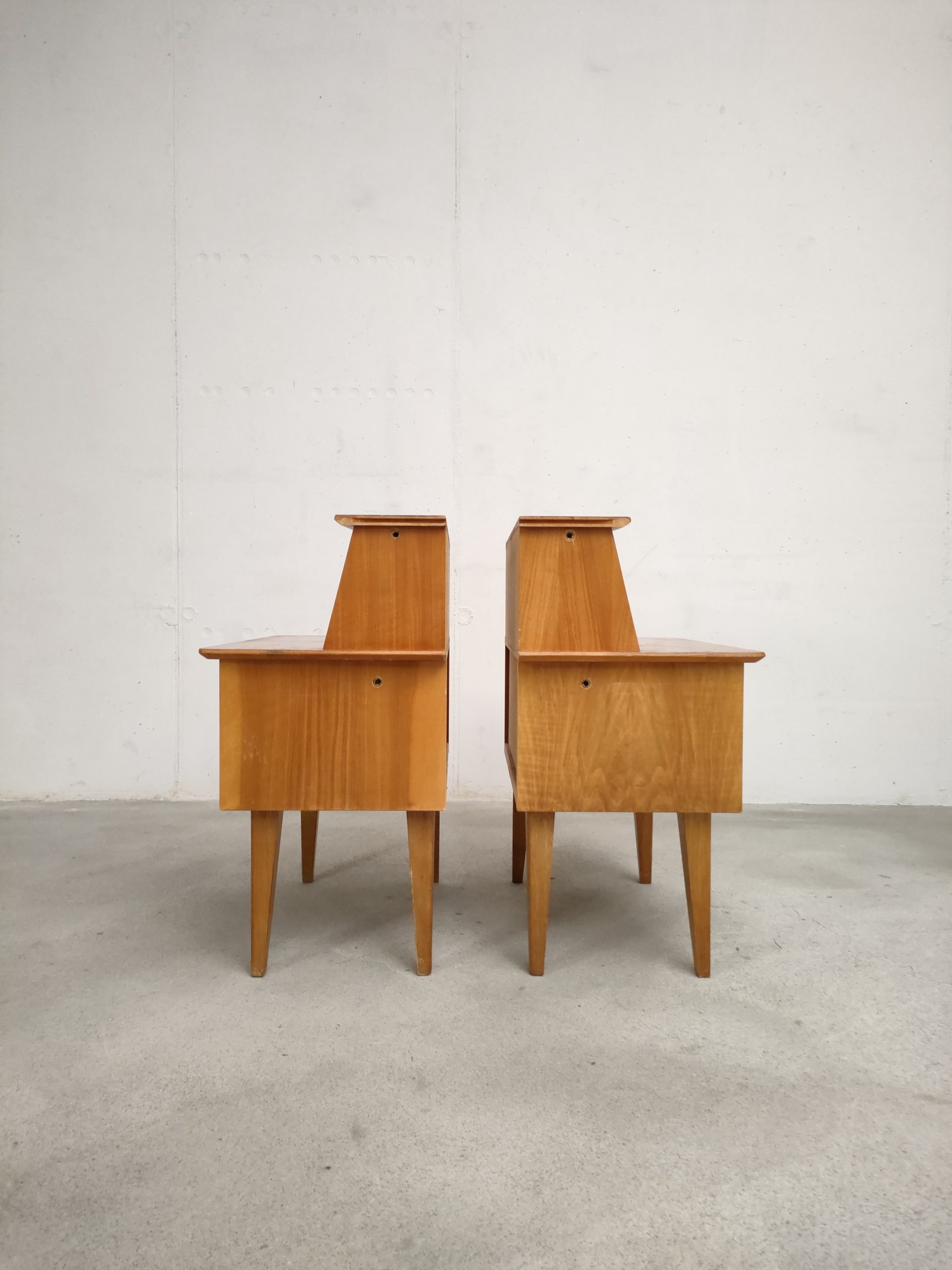 Paire de tables de nuit – Image 5