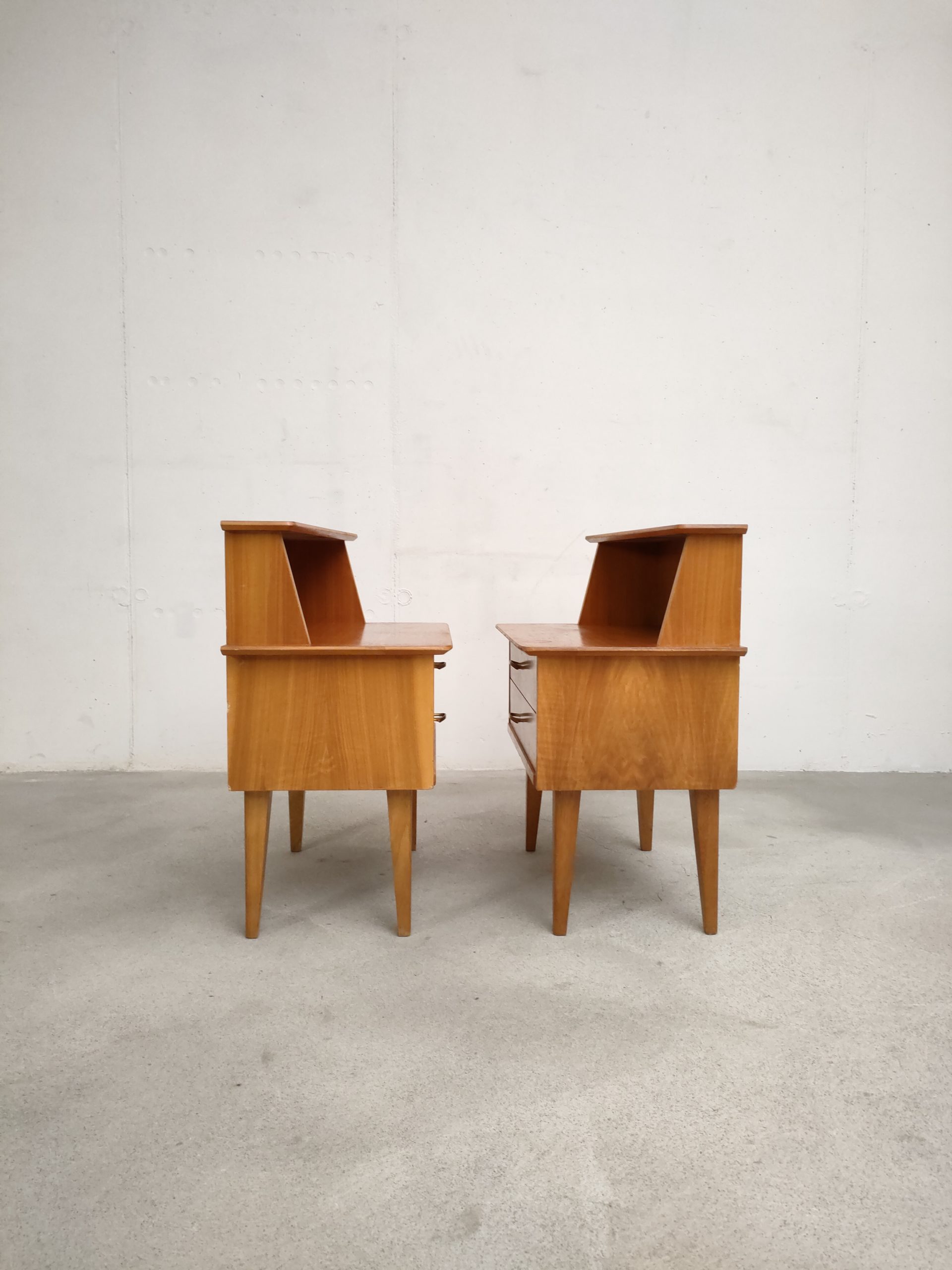 Paire de tables de nuit – Image 4