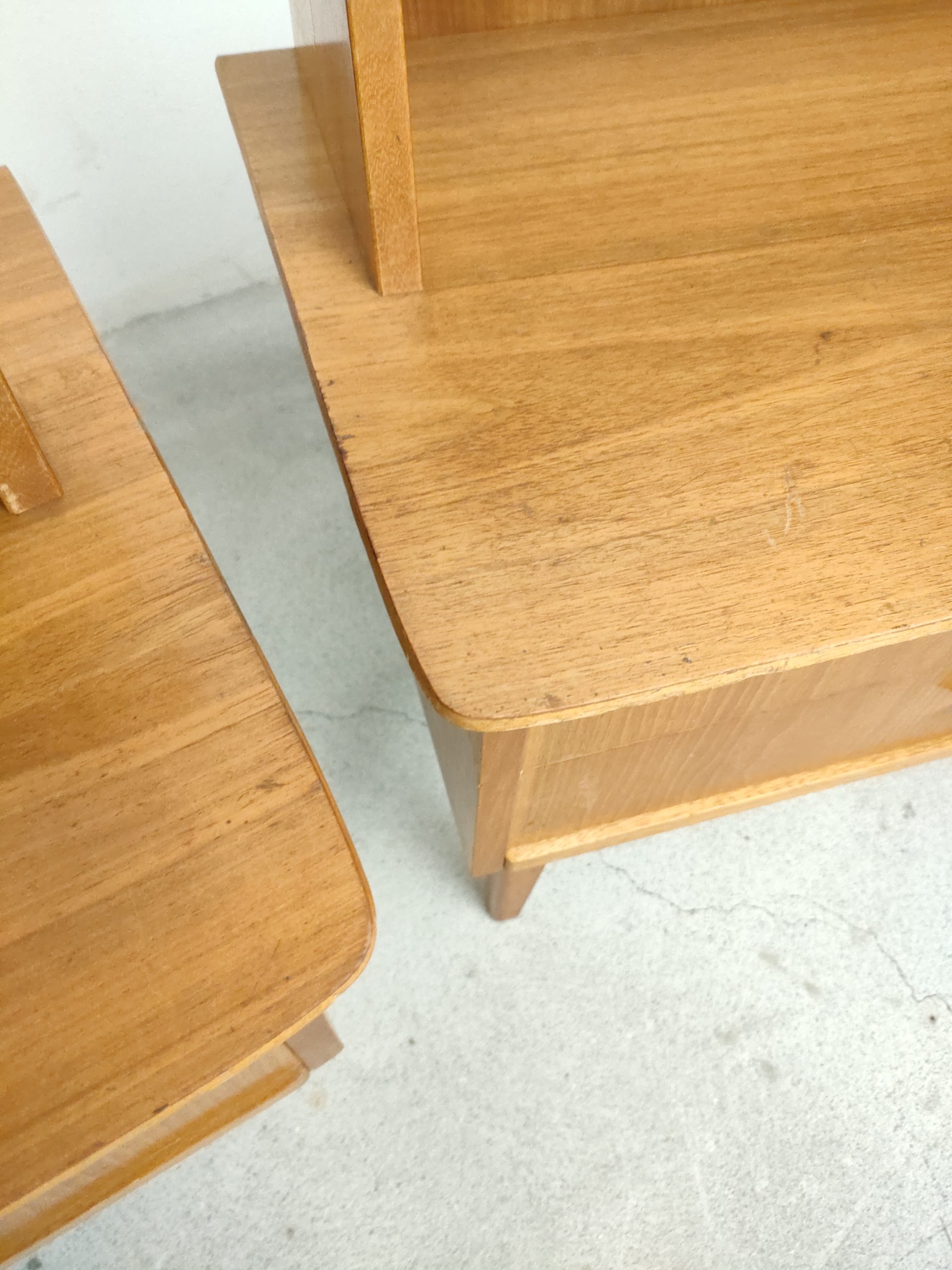 Paire de tables de nuit – Image 9