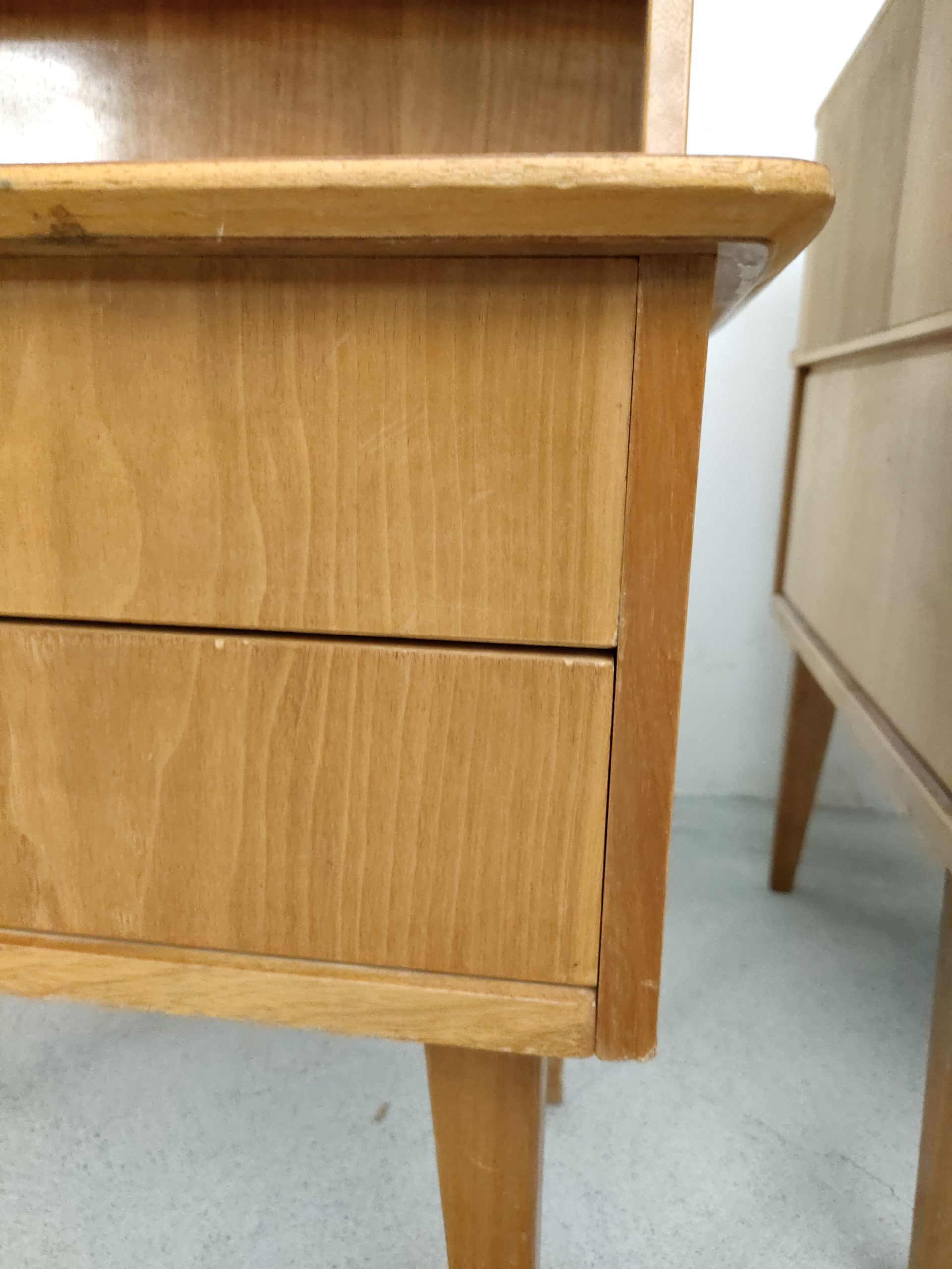 Paire de tables de nuit – Image 10