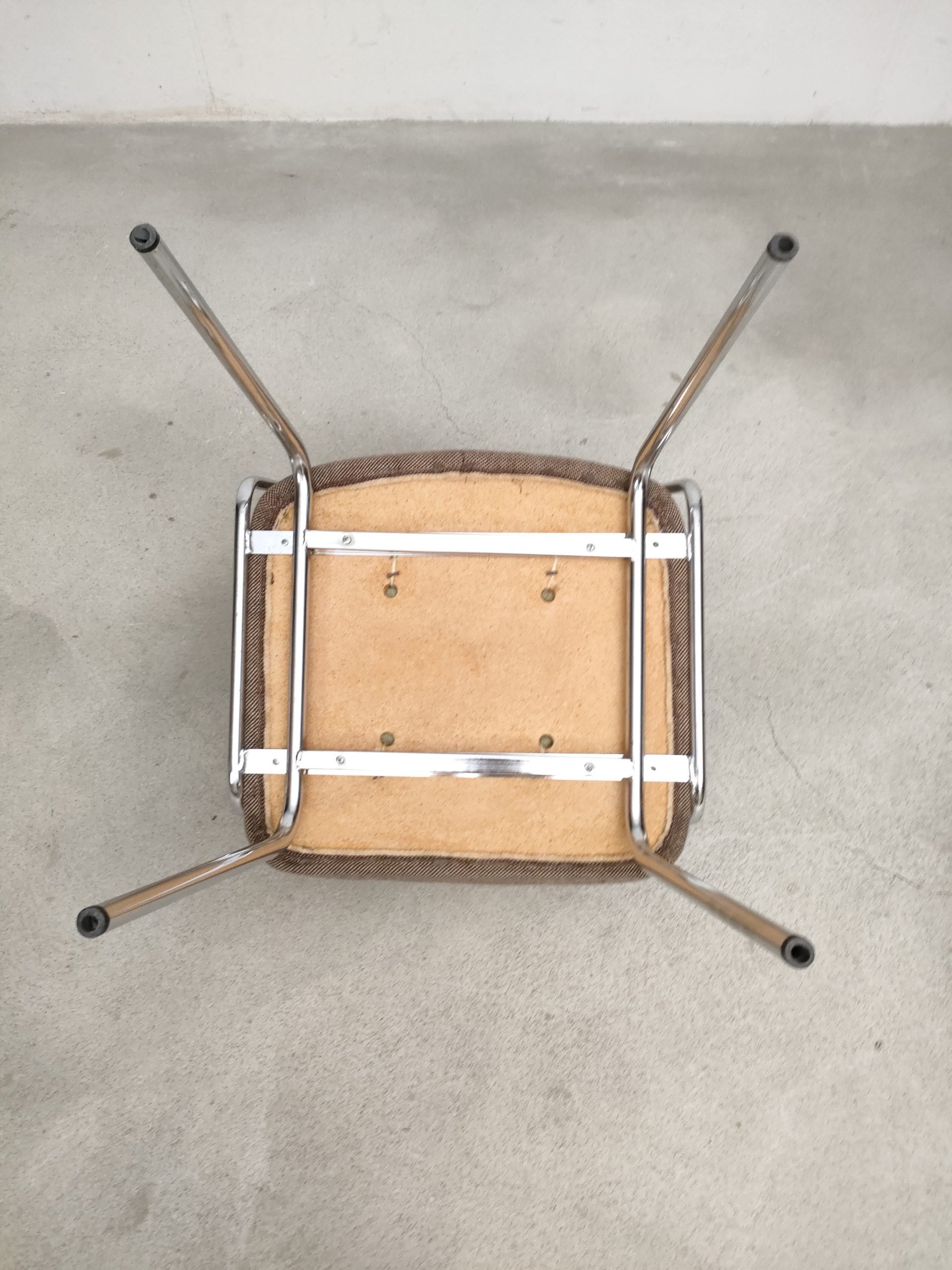 Fauteuil vintage avec accoudoirs – Image 15