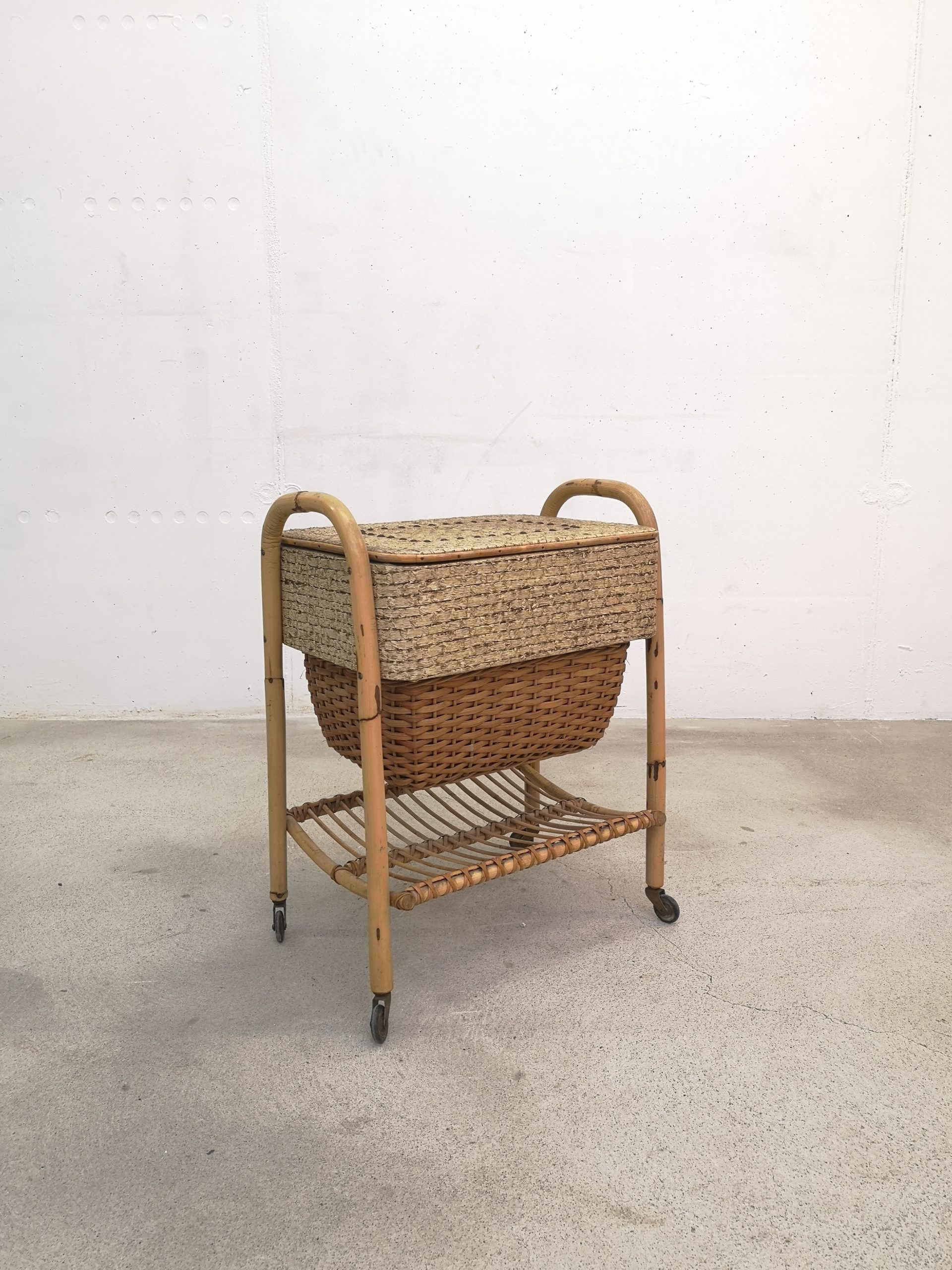 Travailleuse en bambou et rotin – Image 2