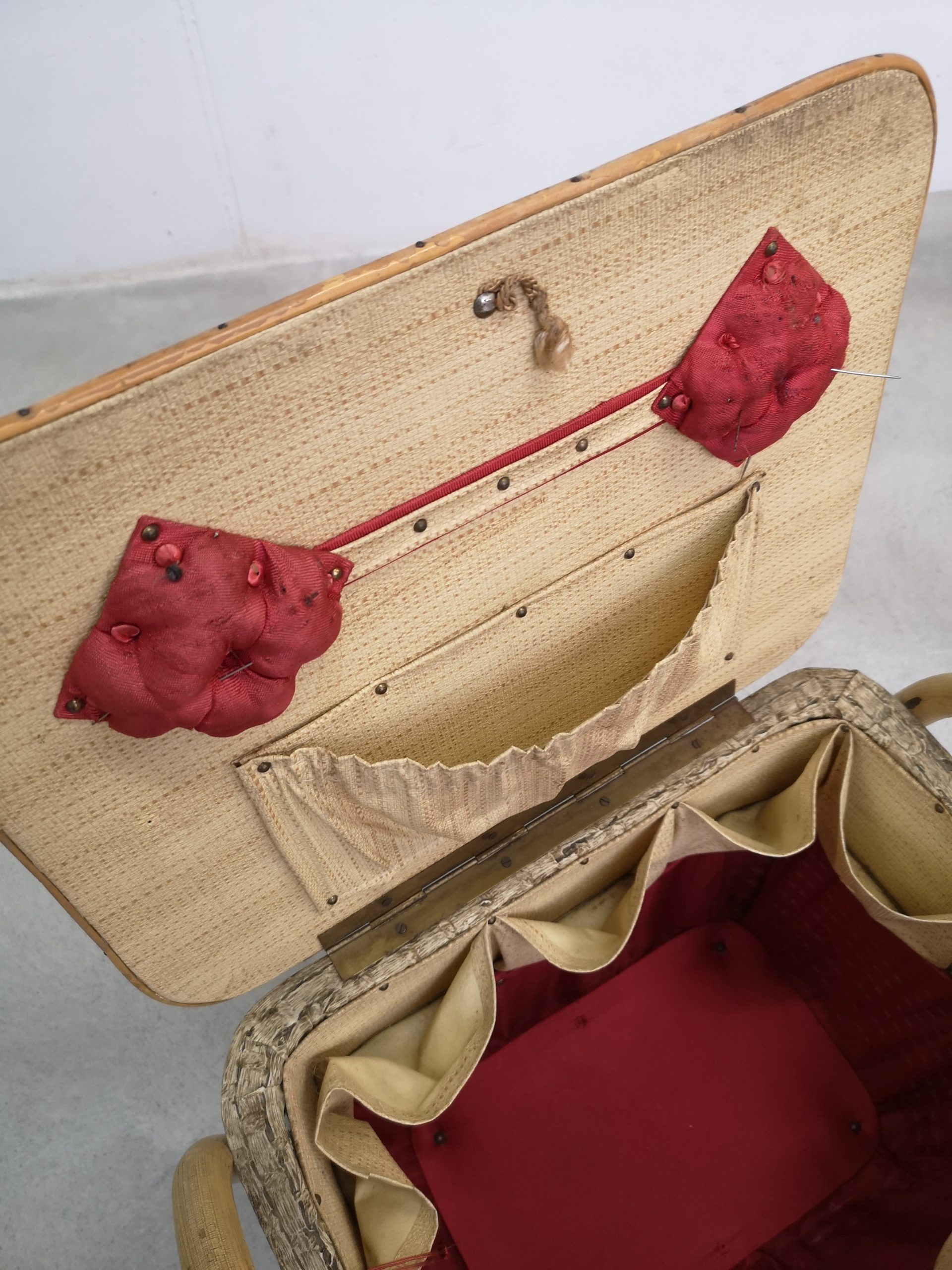 Travailleuse en bambou et rotin – Image 12