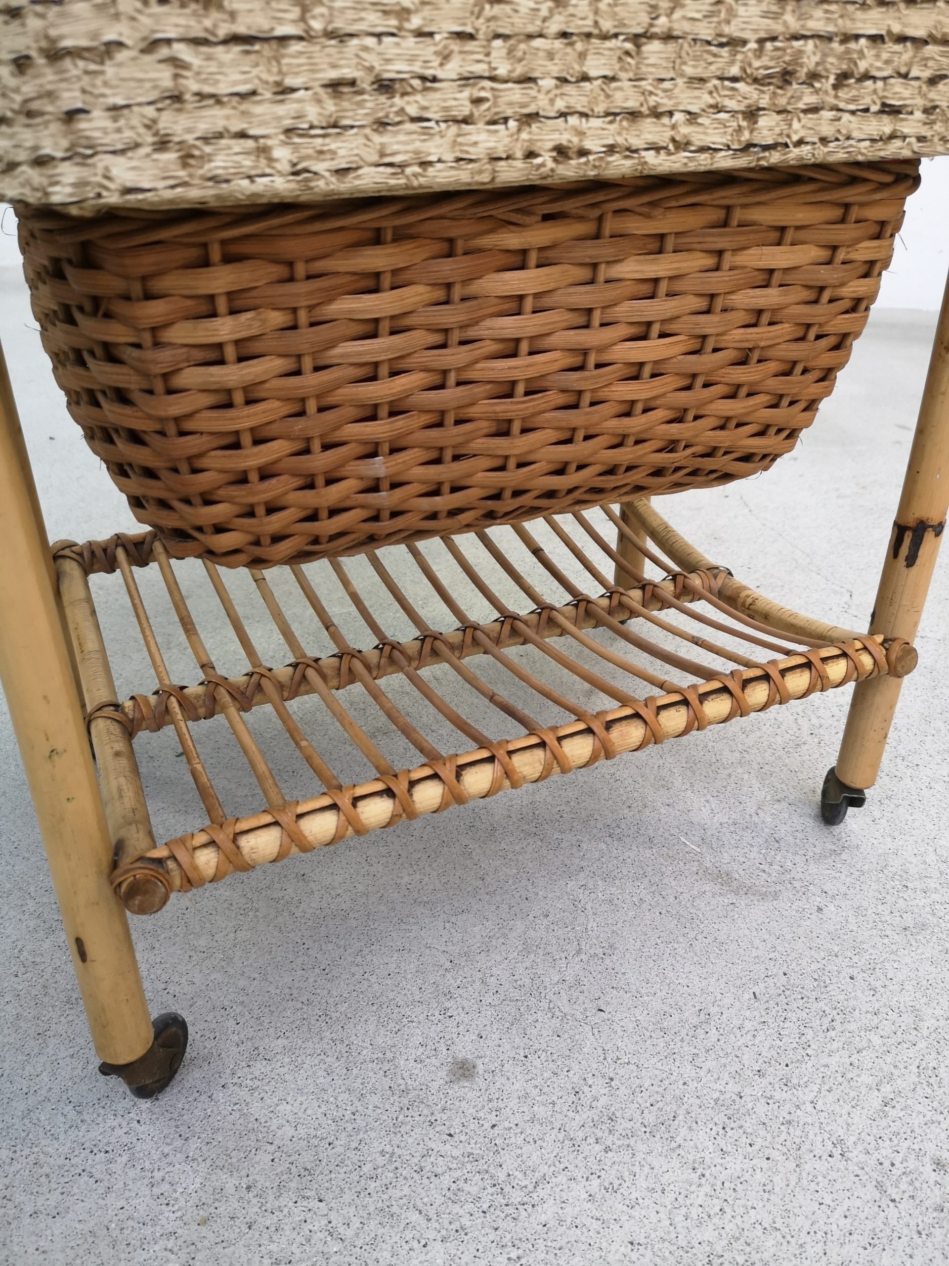 Travailleuse en bambou et rotin – Image 13