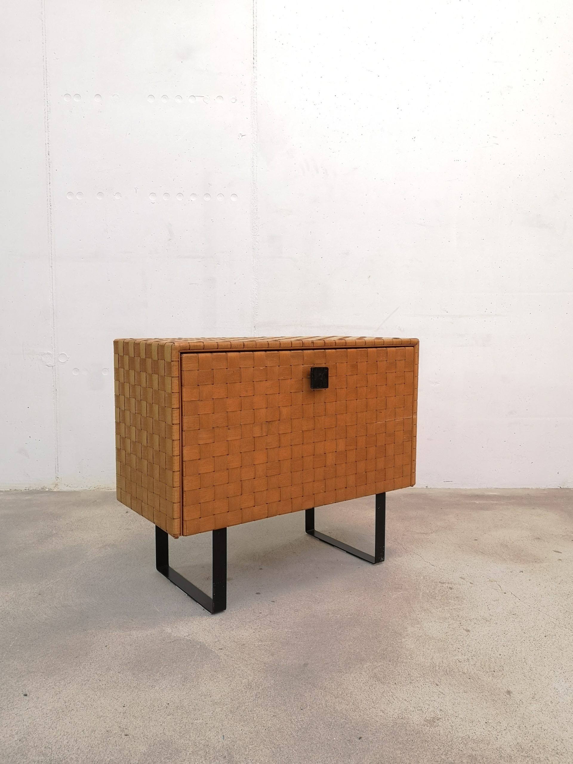 Meuble en osier tressé – Image 2
