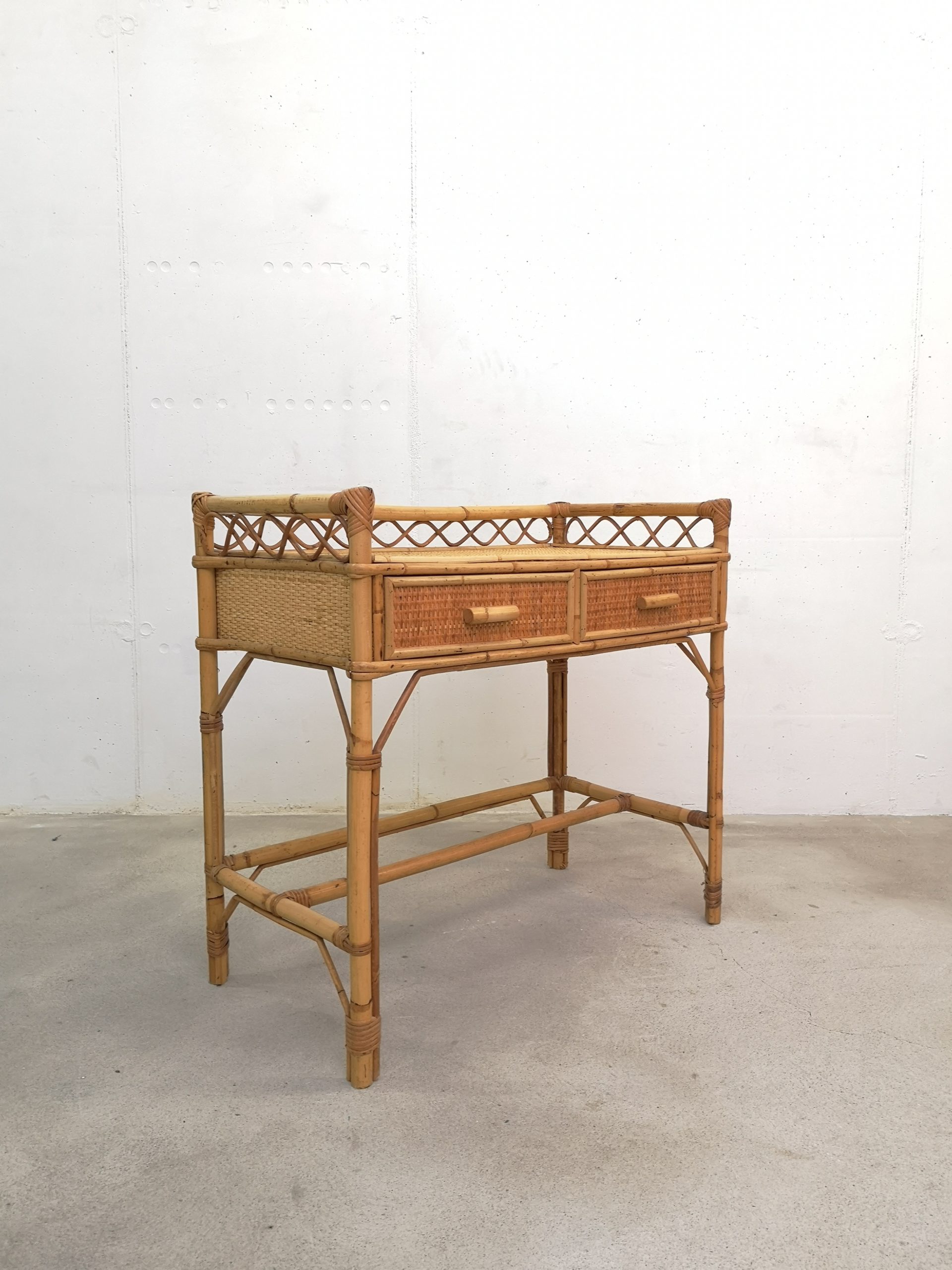 Coiffeuse en bambou et rotin – Image 6