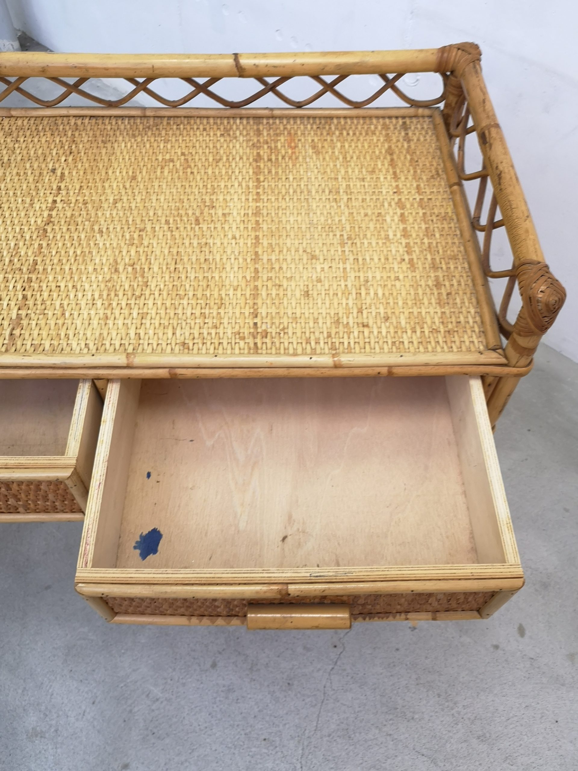 Coiffeuse en bambou et rotin – Image 8