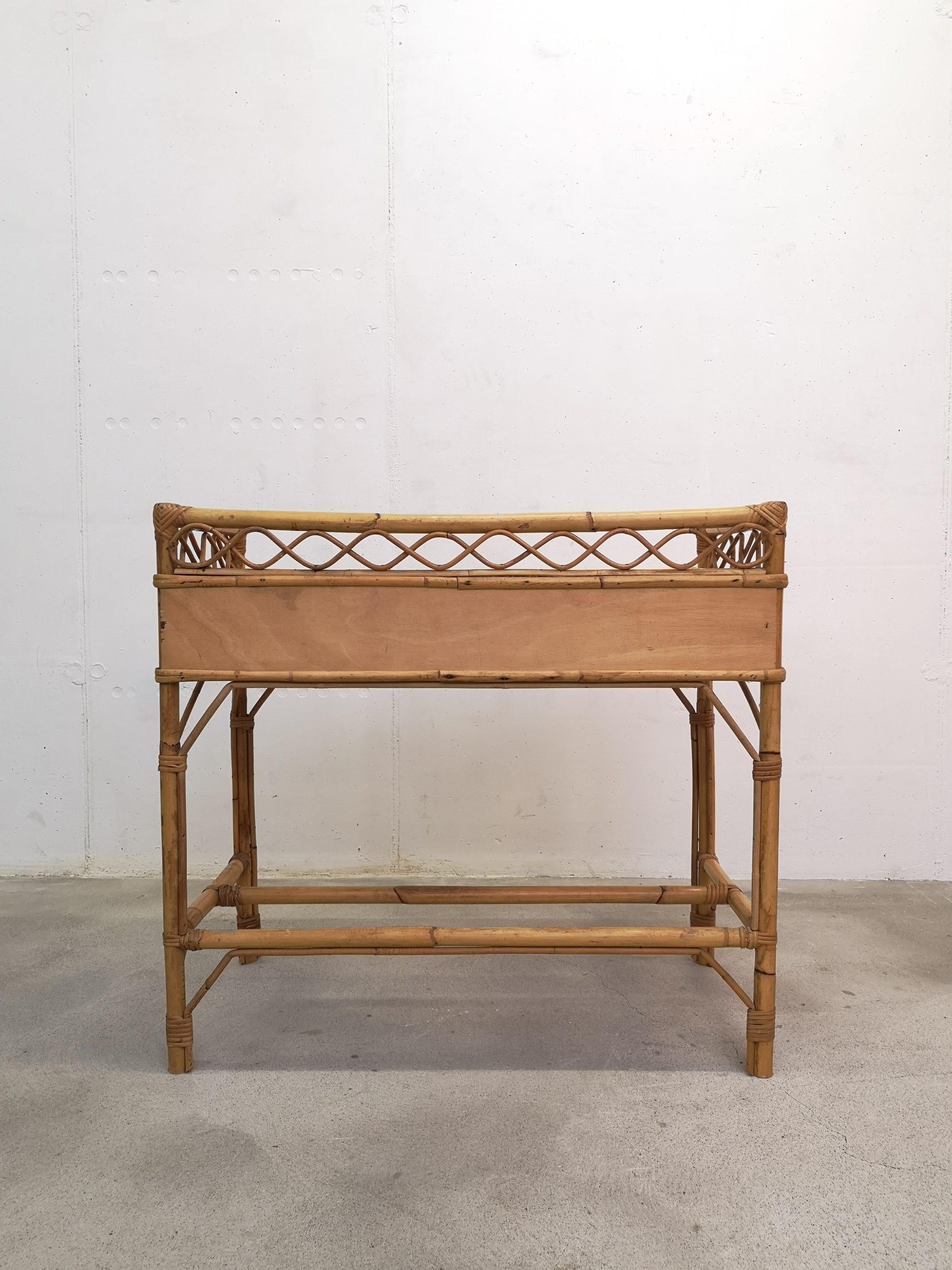 Coiffeuse en bambou et rotin – Image 17