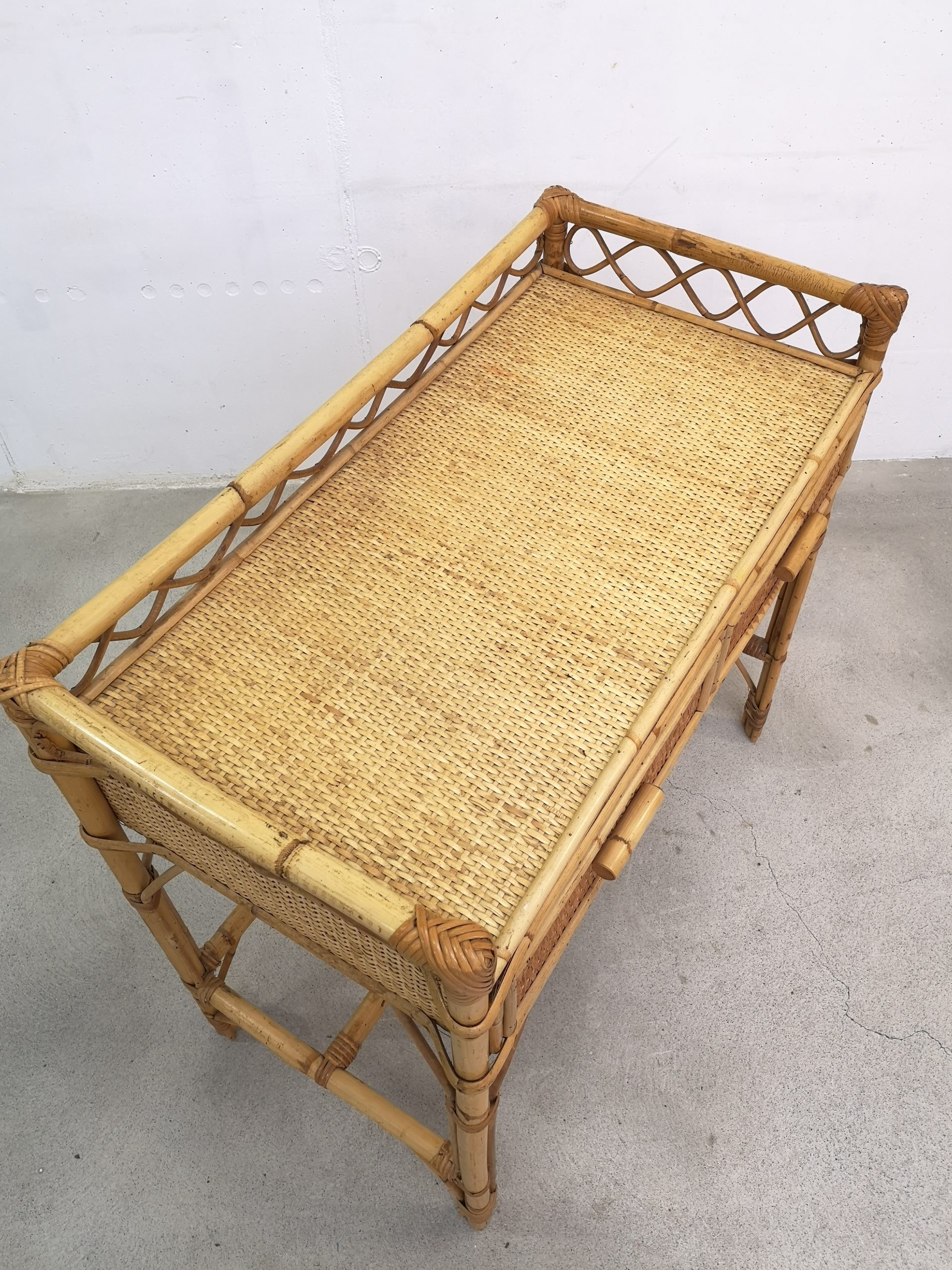 Coiffeuse en bambou et rotin – Image 18