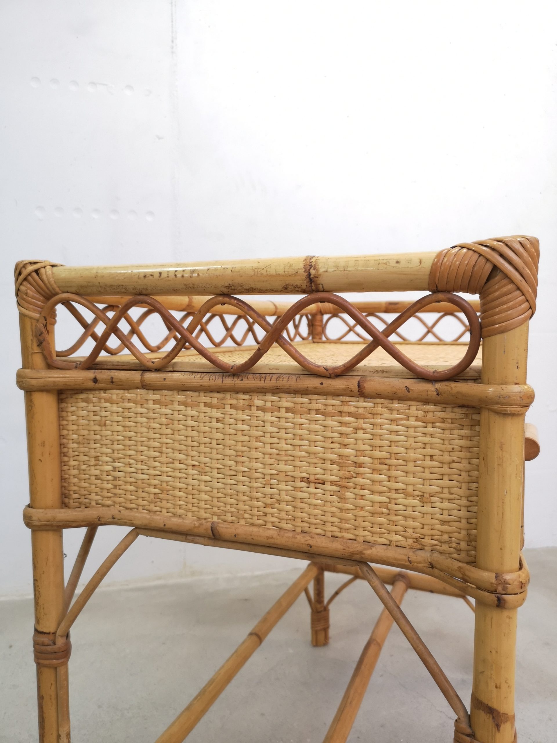 Coiffeuse en bambou et rotin – Image 19