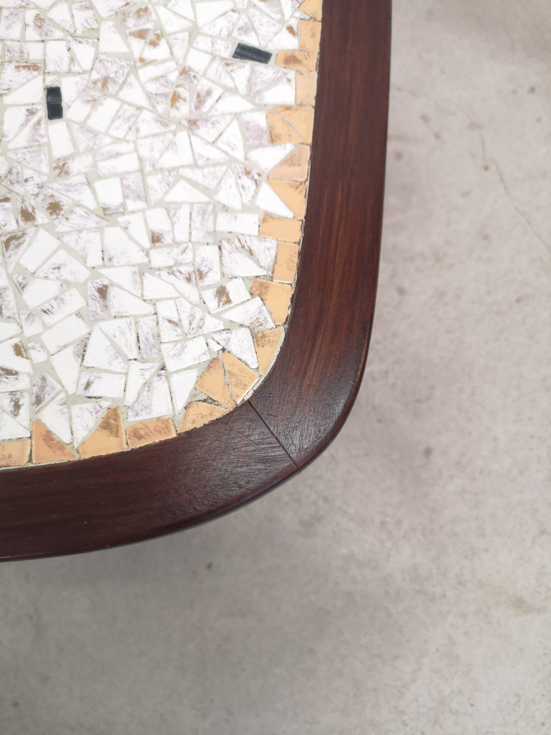 Table basse en mosaïque – Image 9