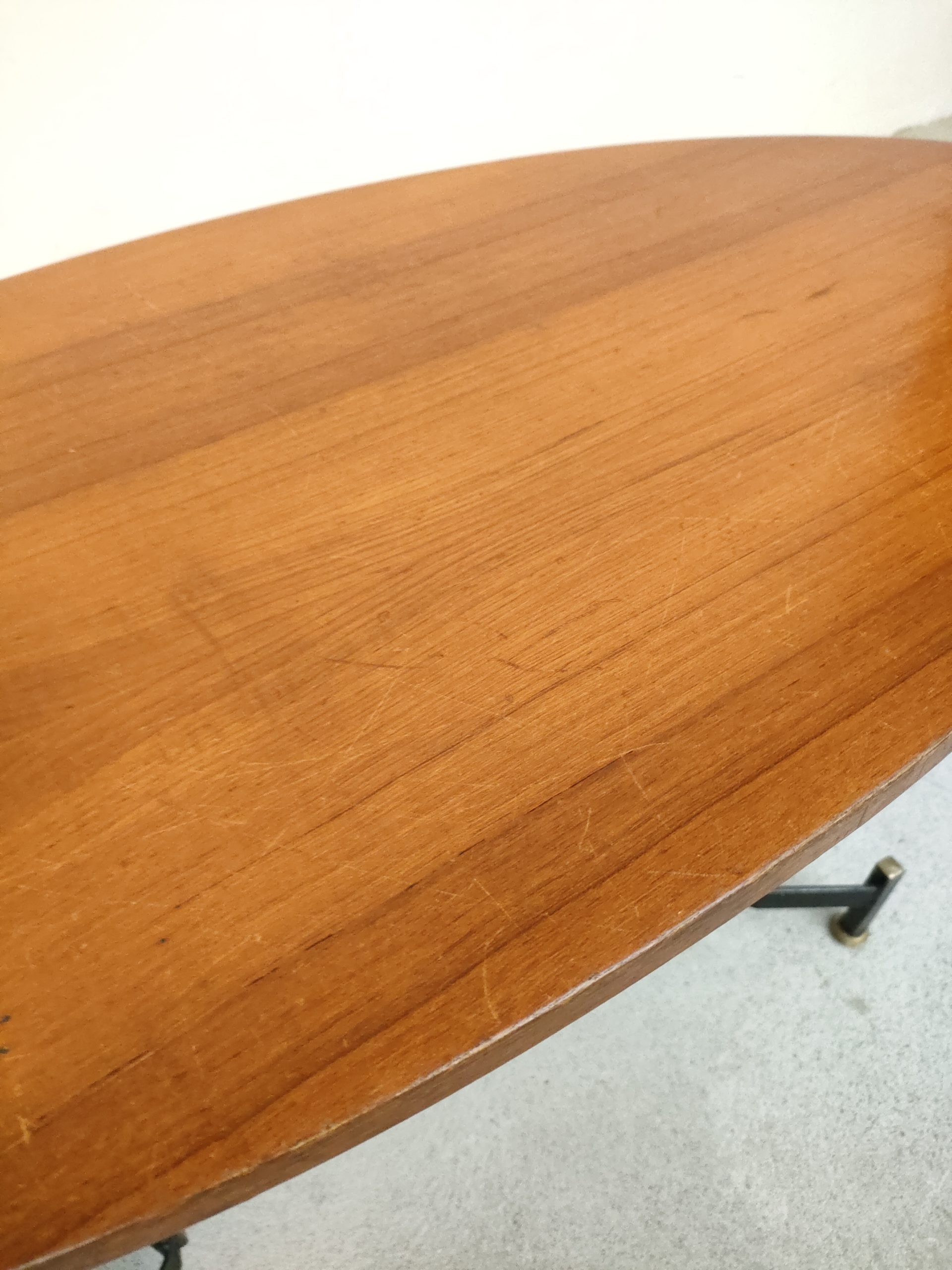 Table basse en bois et métal – Image 12