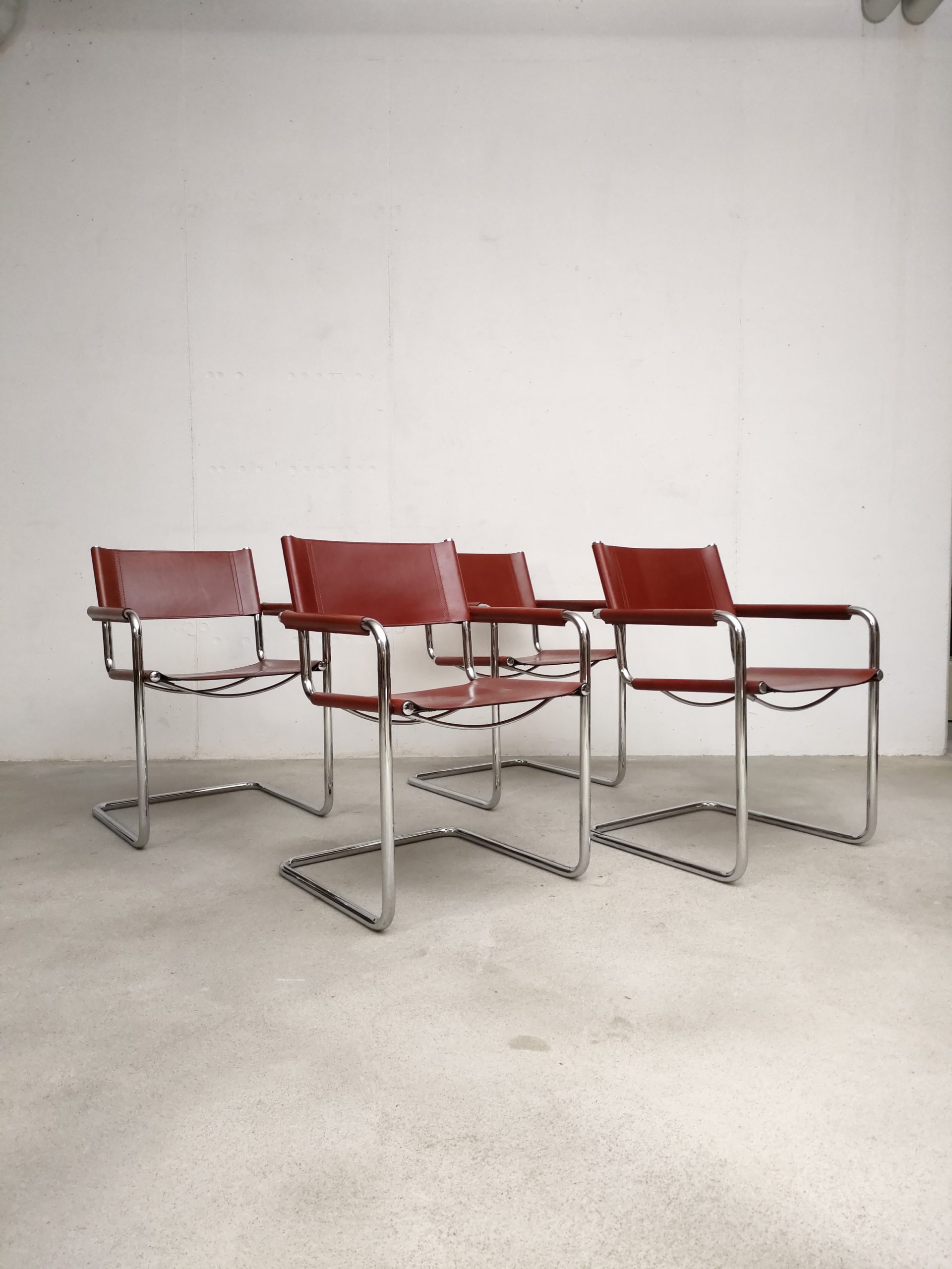 Set de 4 chaises cantilever Linea Veam – Image 2