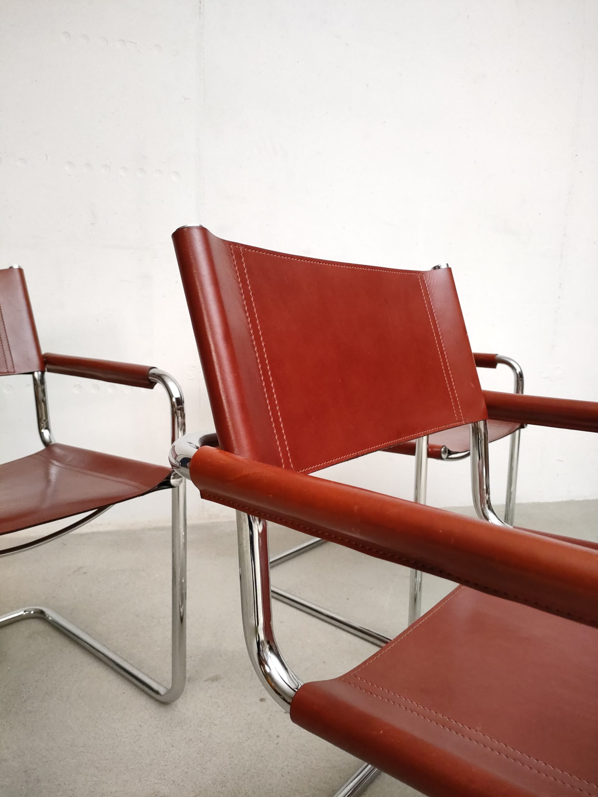 Set de 4 chaises cantilever Linea Veam – Image 3