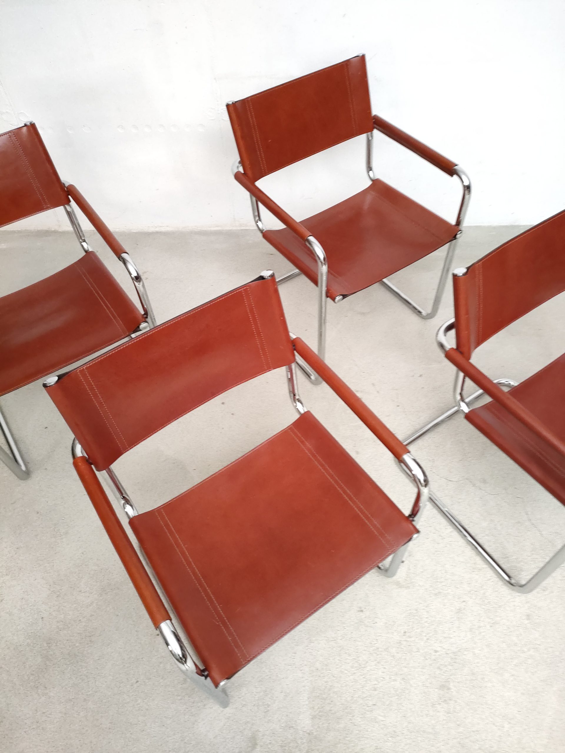 Set de 4 chaises cantilever Linea Veam – Image 4