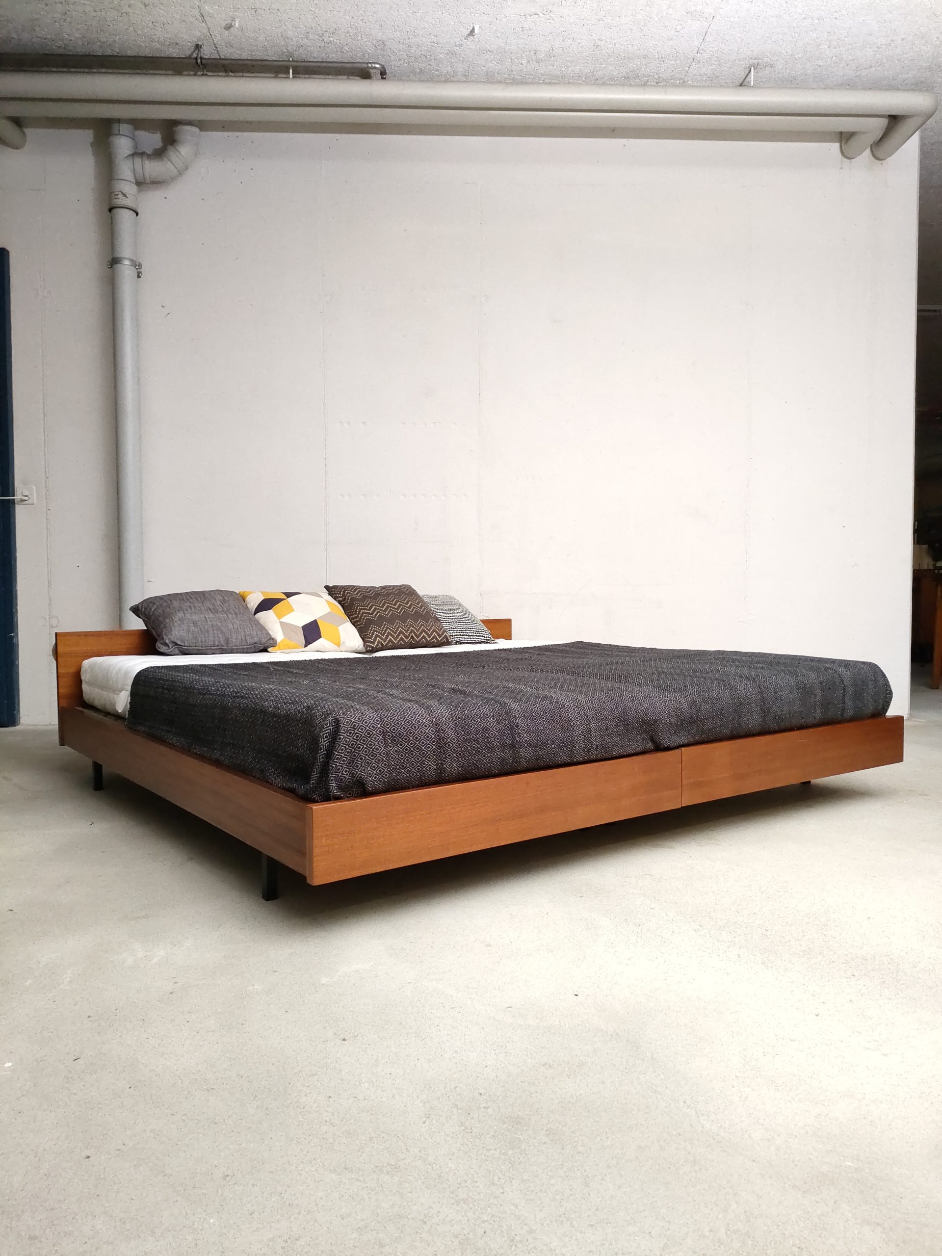 Lit double en bois – Image 3