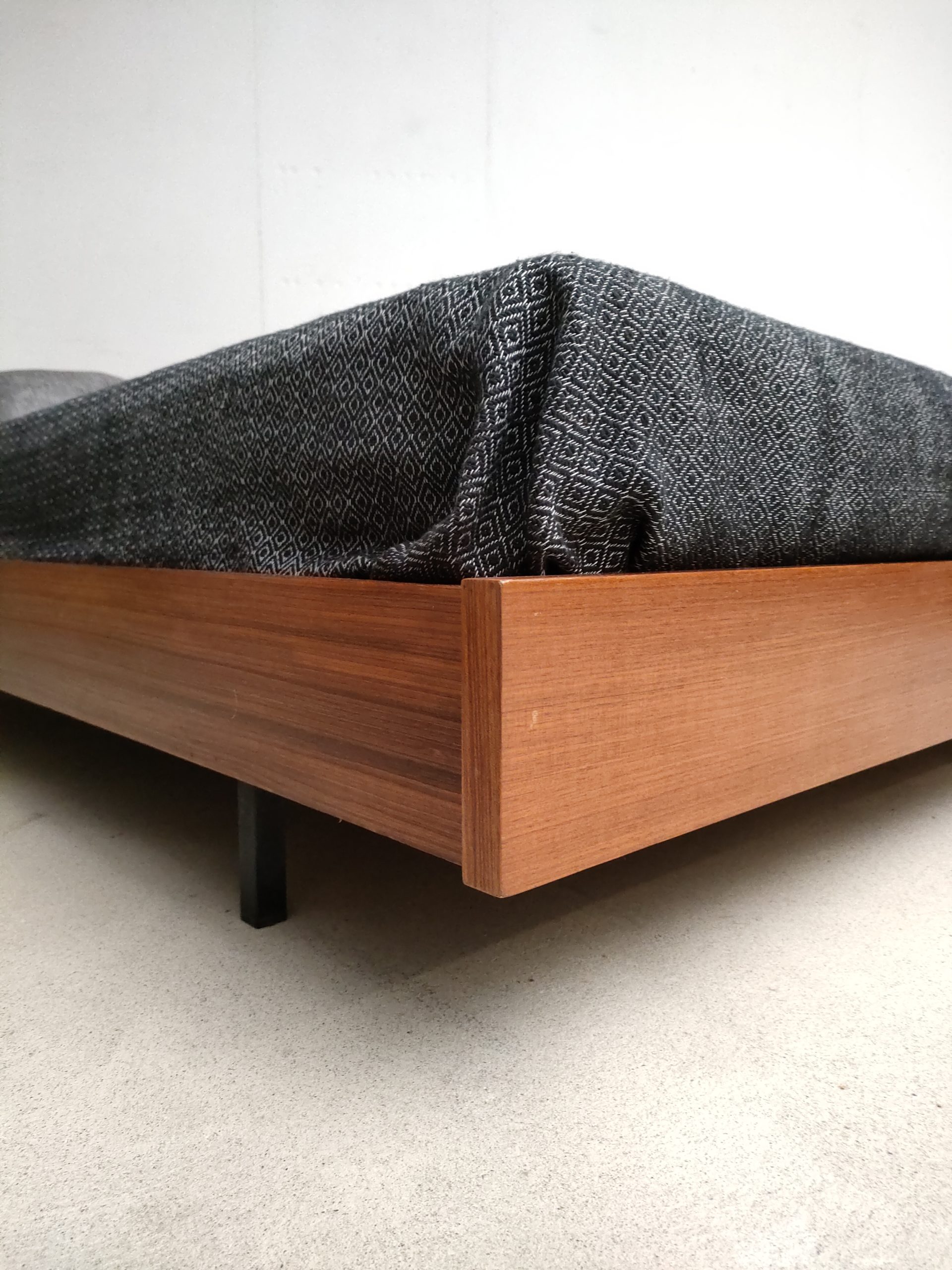 Lit double en bois – Image 4