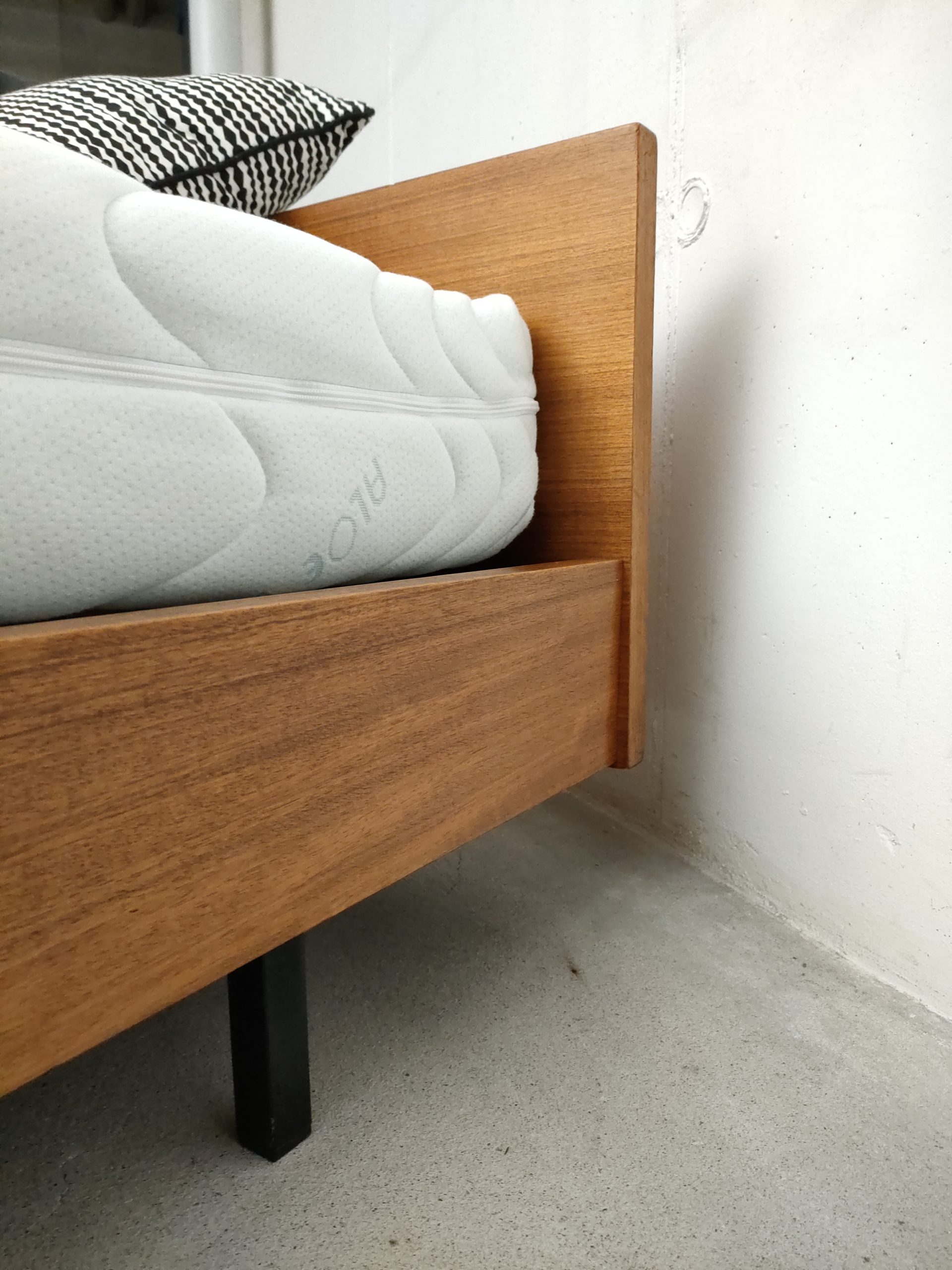 Lit double en bois – Image 6