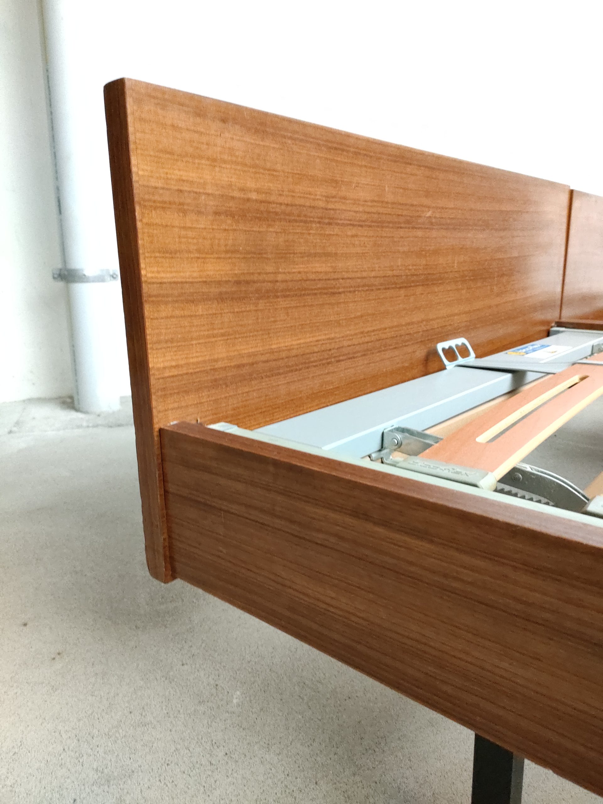 Lit double en bois – Image 9