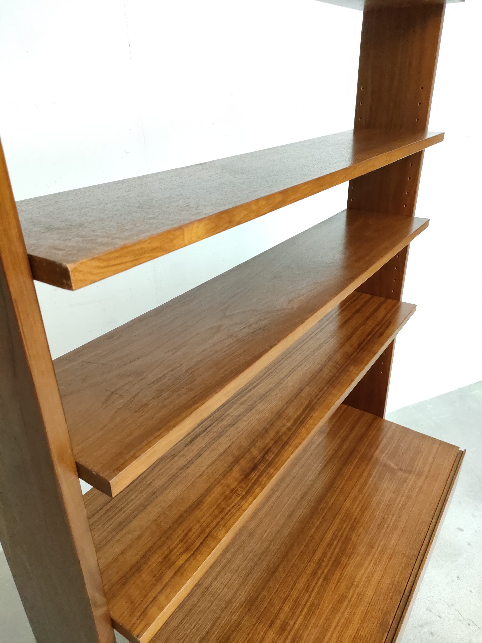 Bibliothèque étagère avec tiroirs – Image 4