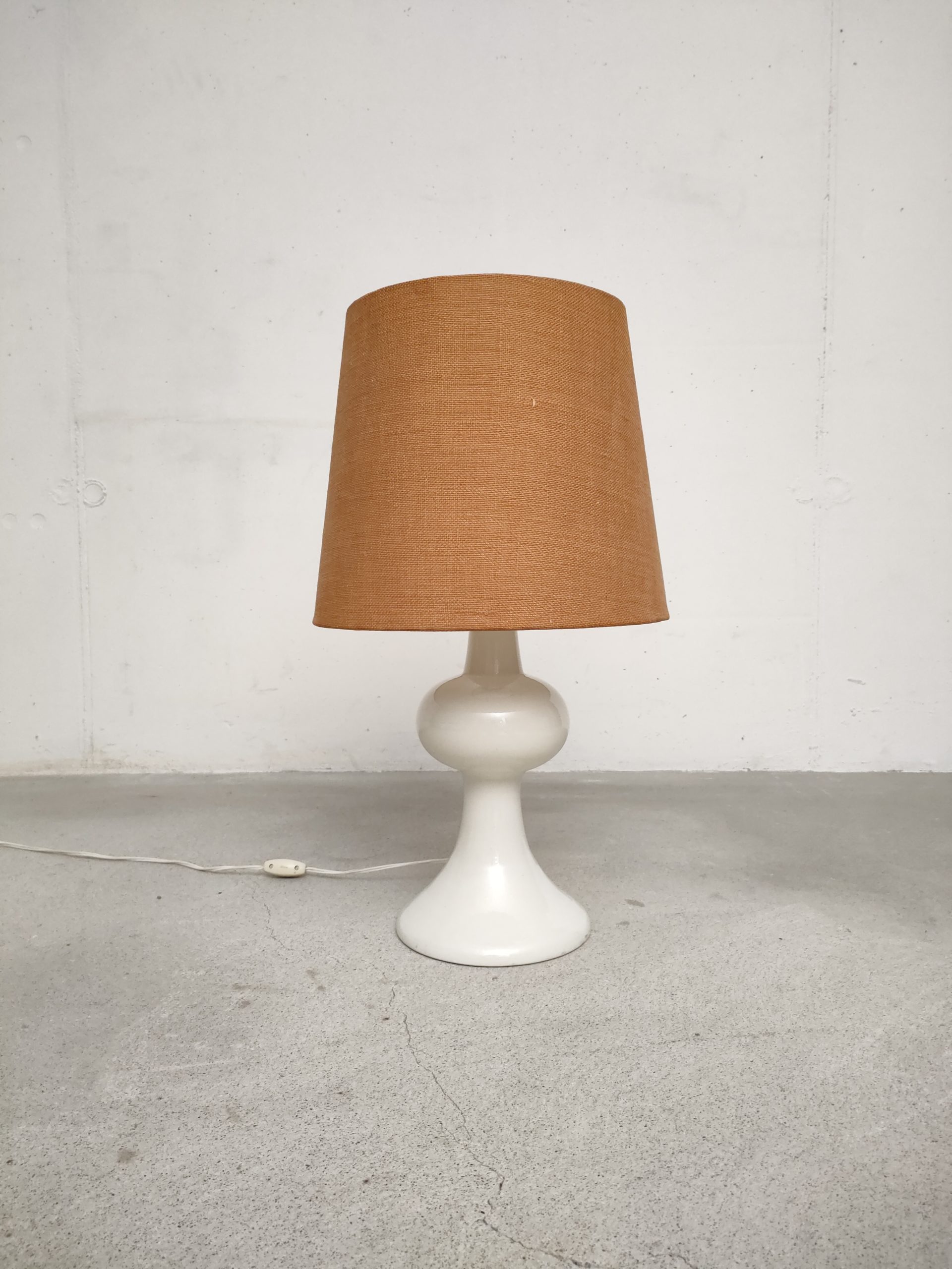 Lampe de table avec base en céramique – Image 4