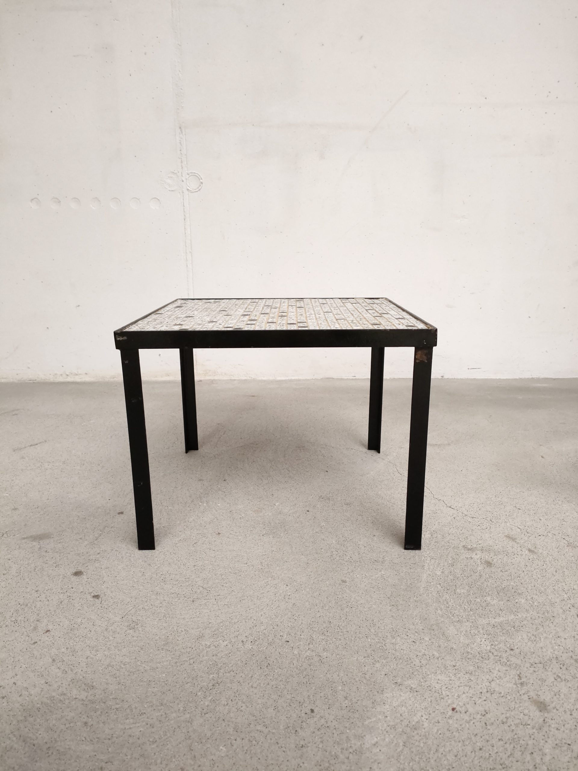 Petite table en céramique – Image 4
