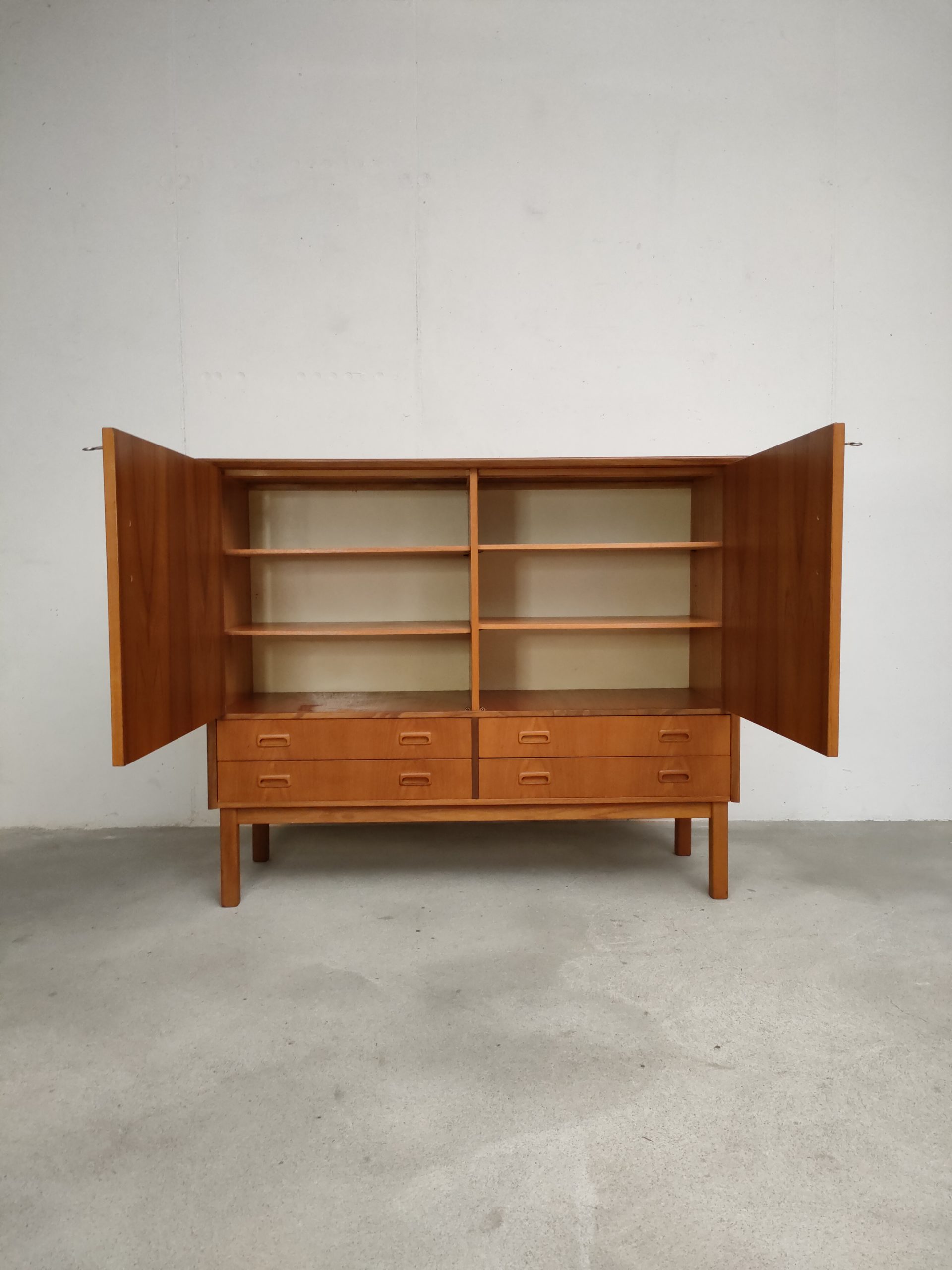 Meuble de rangement scandinave – Image 9