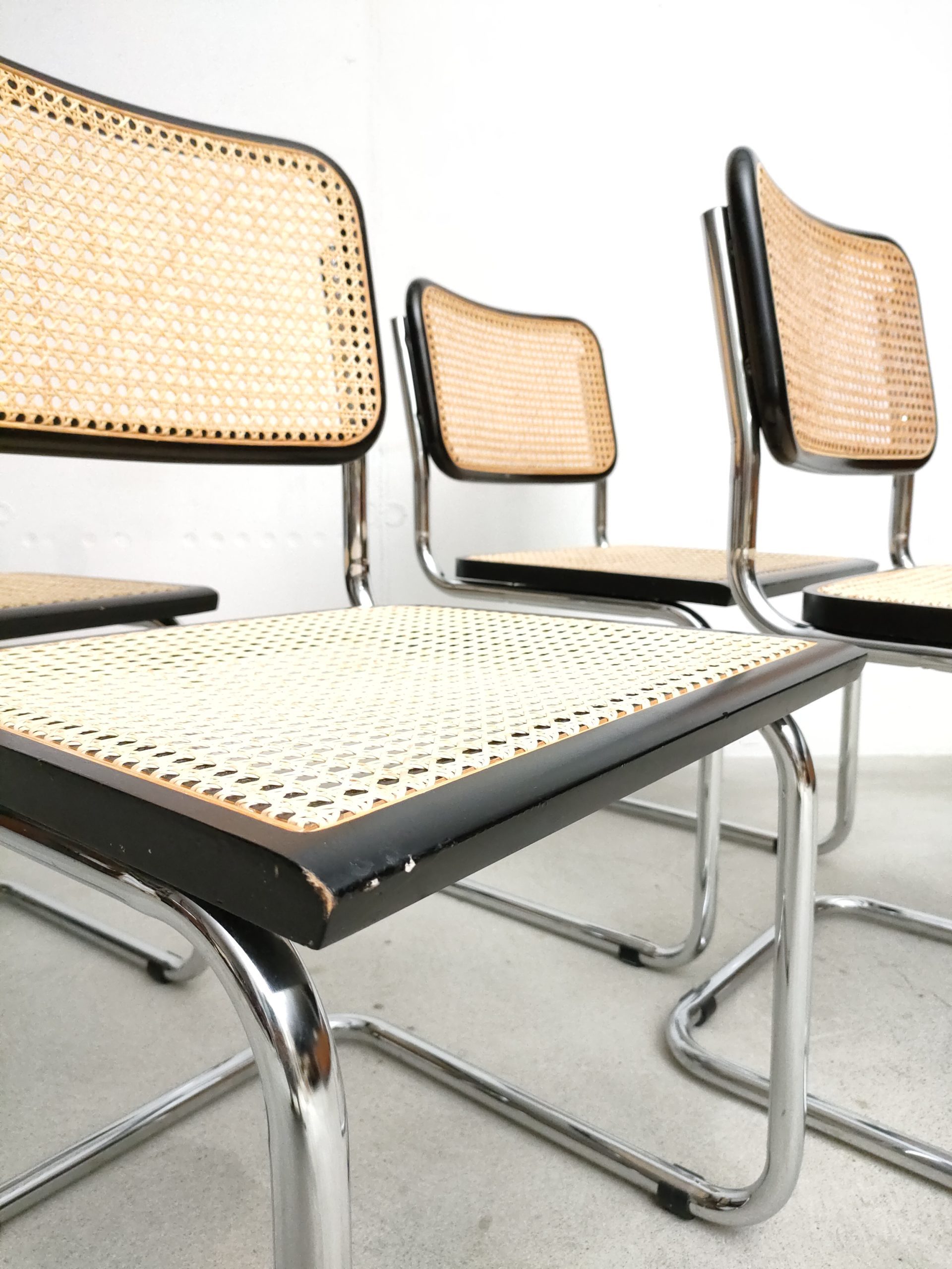 Set de 4 chaises cannées – Image 3