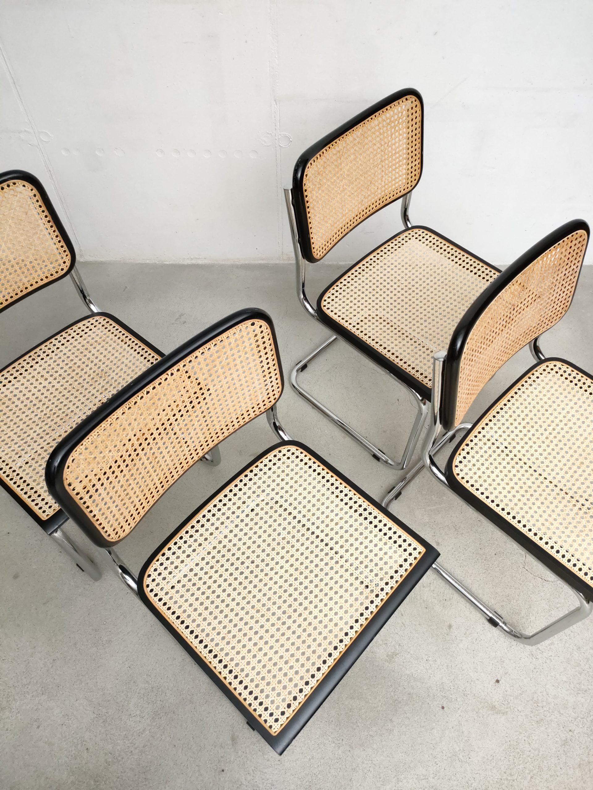 Set de 4 chaises cannées – Image 4