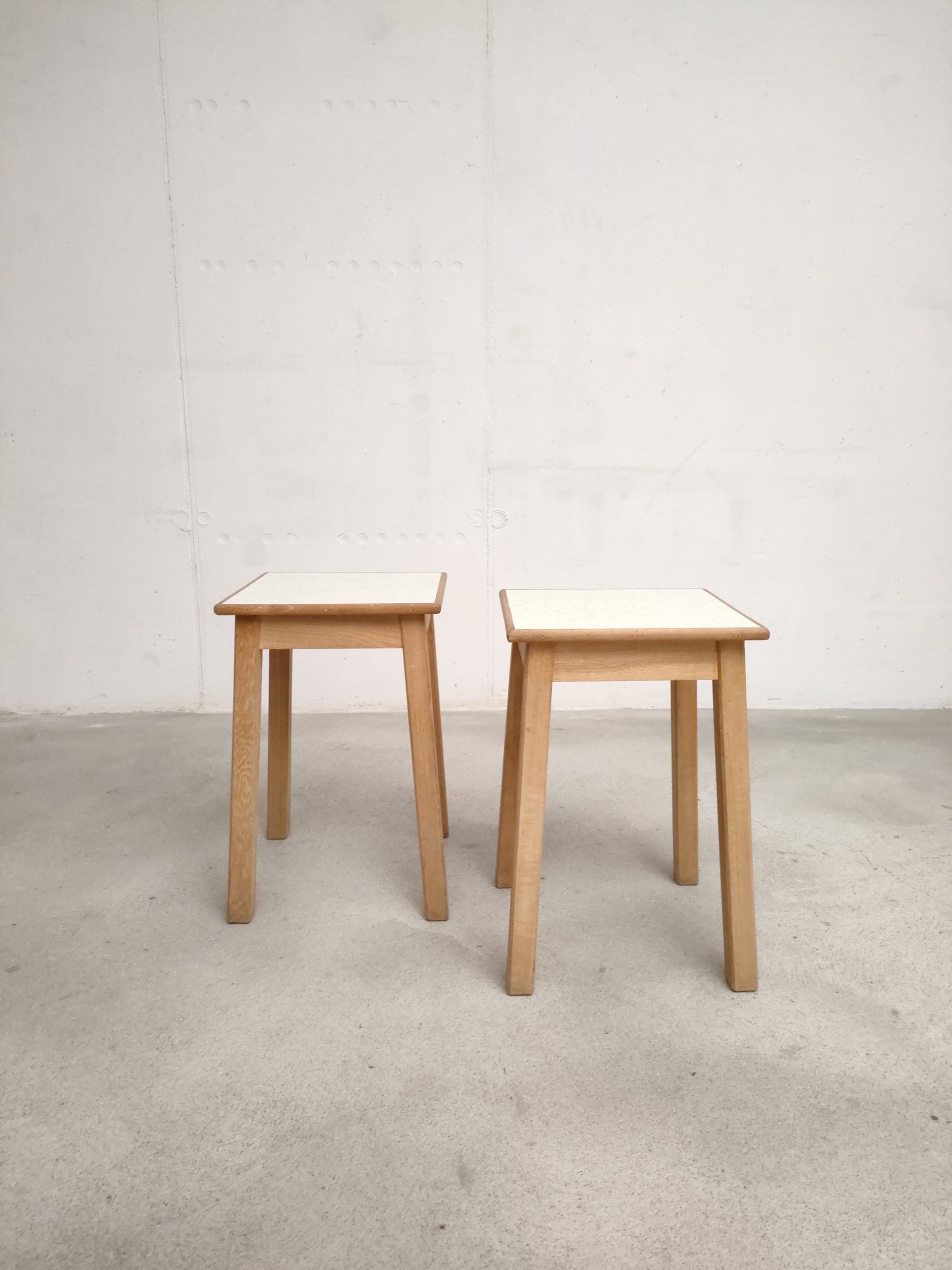 Paire de tabourets – Image 3