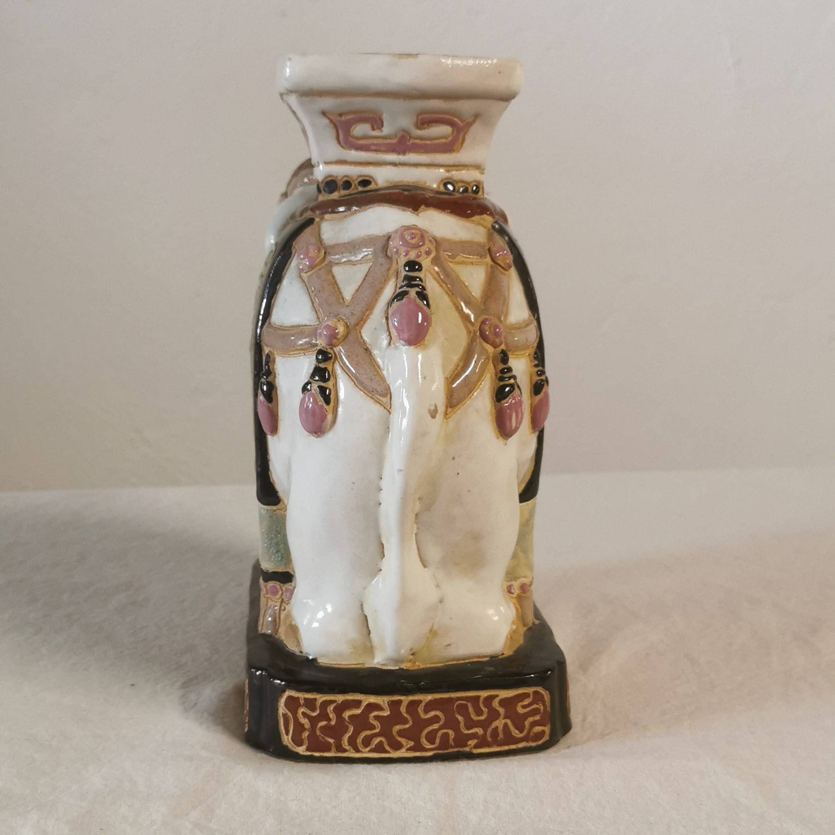 Eléphant en céramique – Image 3