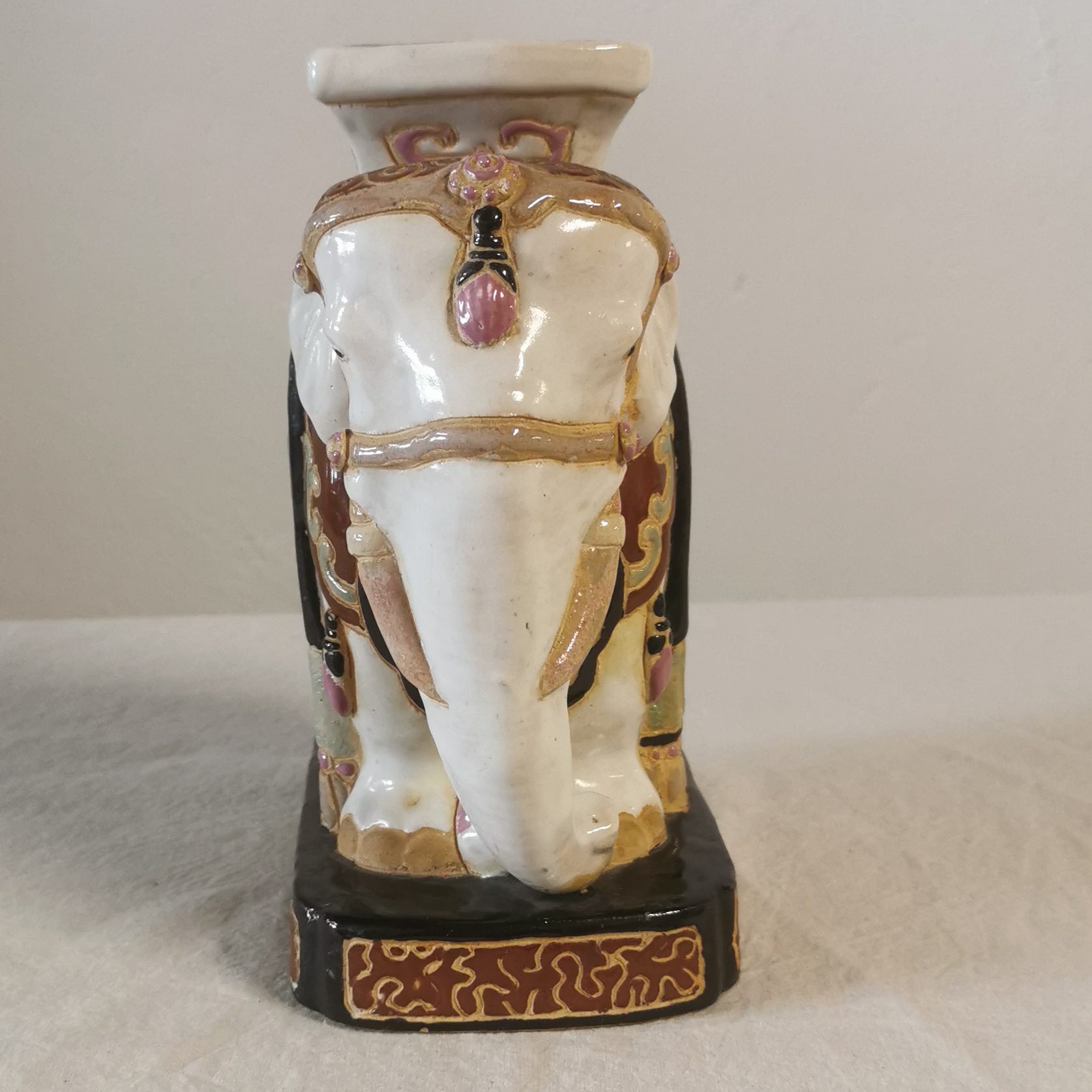 Eléphant en céramique – Image 5