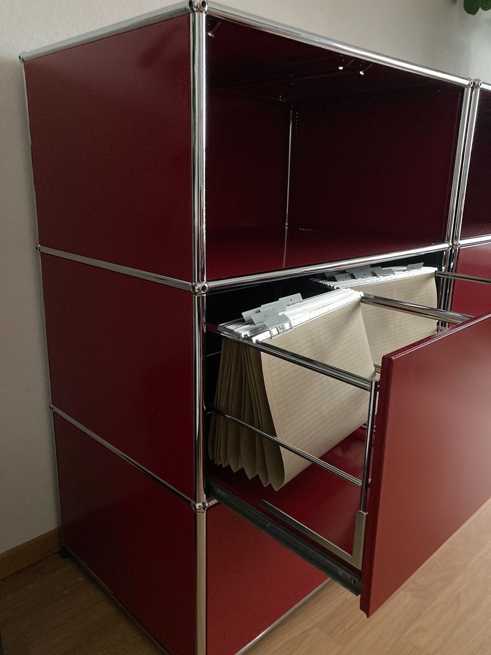 Meuble USM rouge – Image 3