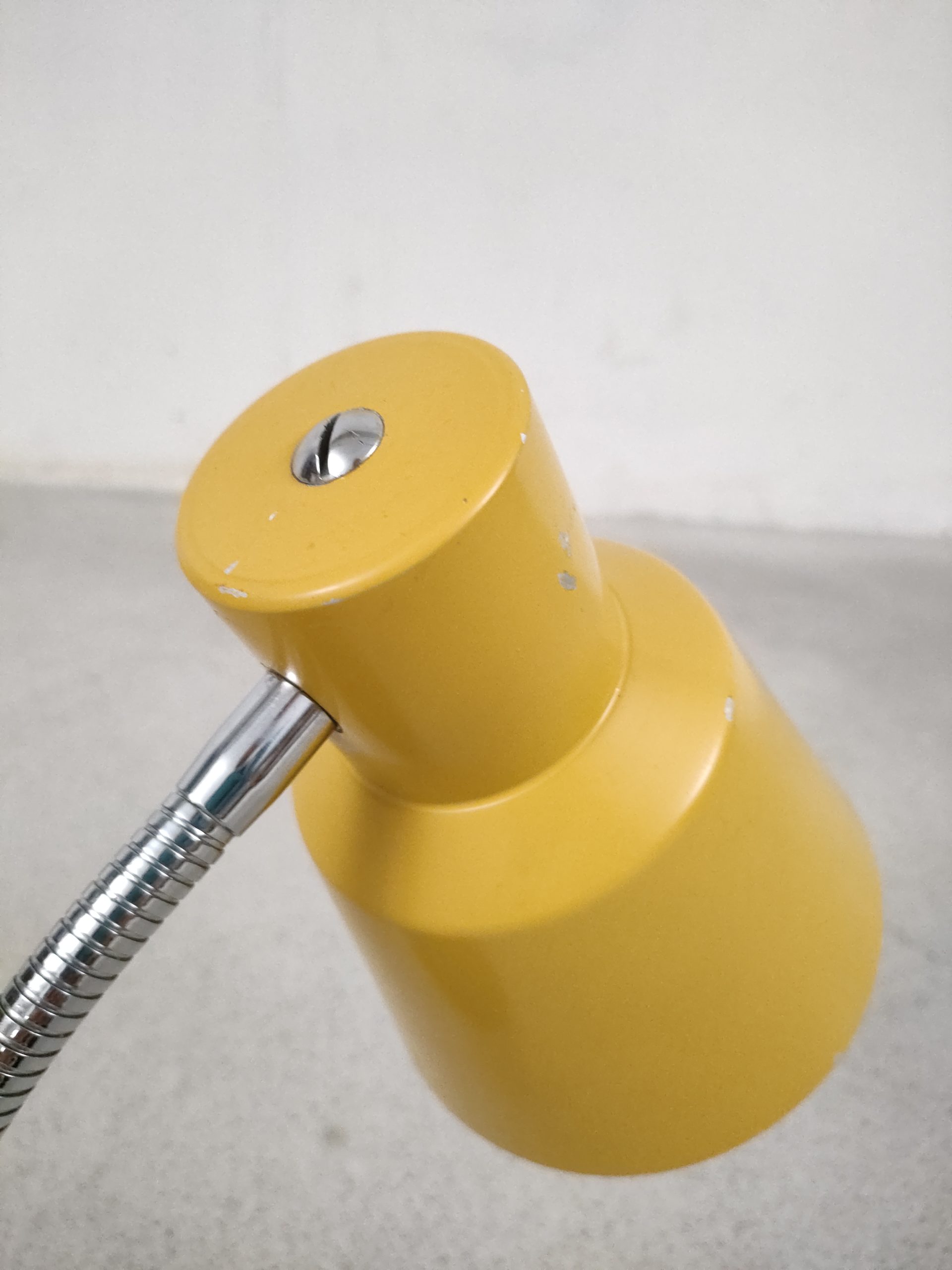 Lampe de table jaune – Image 5