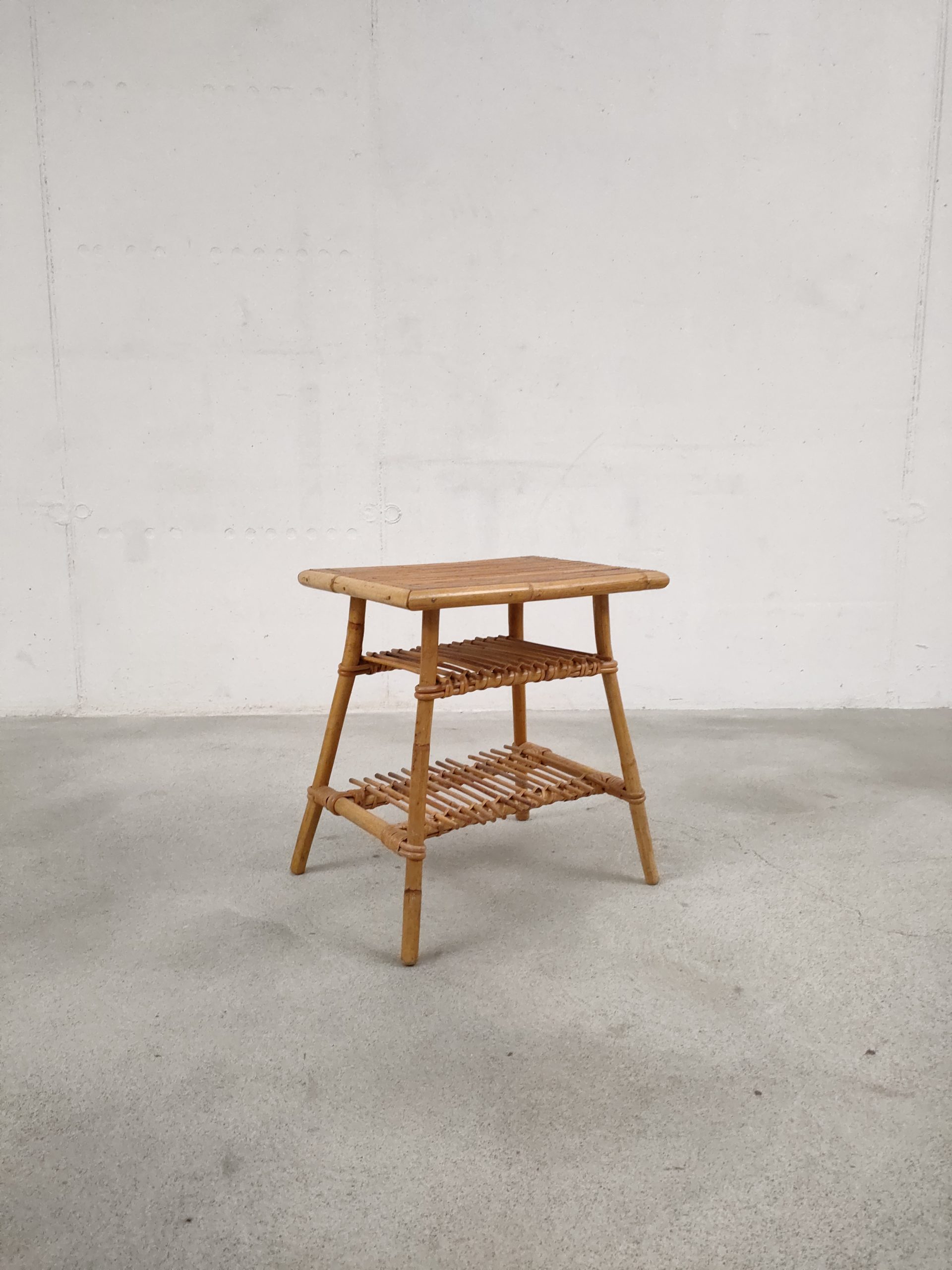 Table d'appoint en rotin et bambou – Image 2