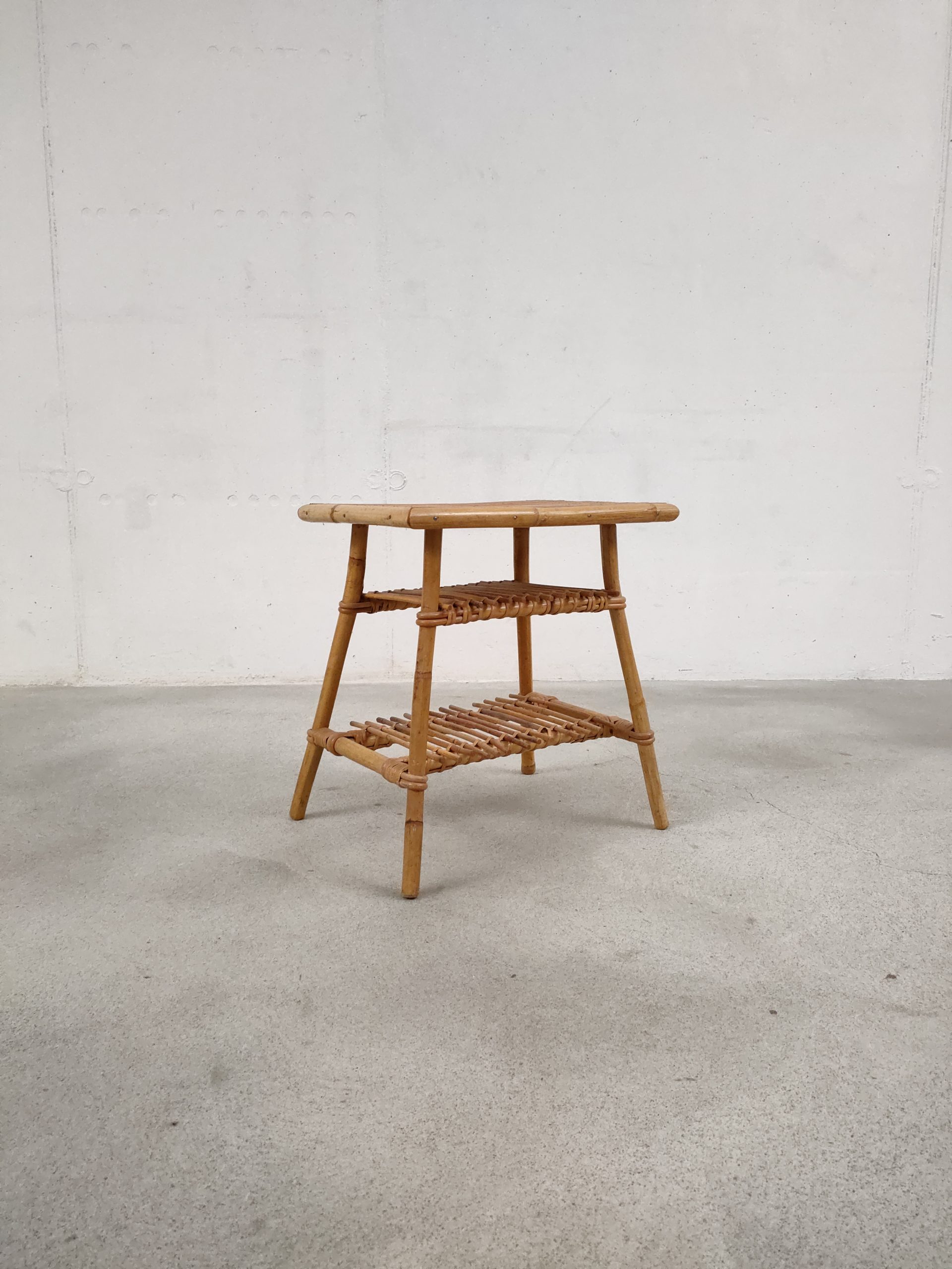 Table d'appoint en rotin et bambou – Image 3