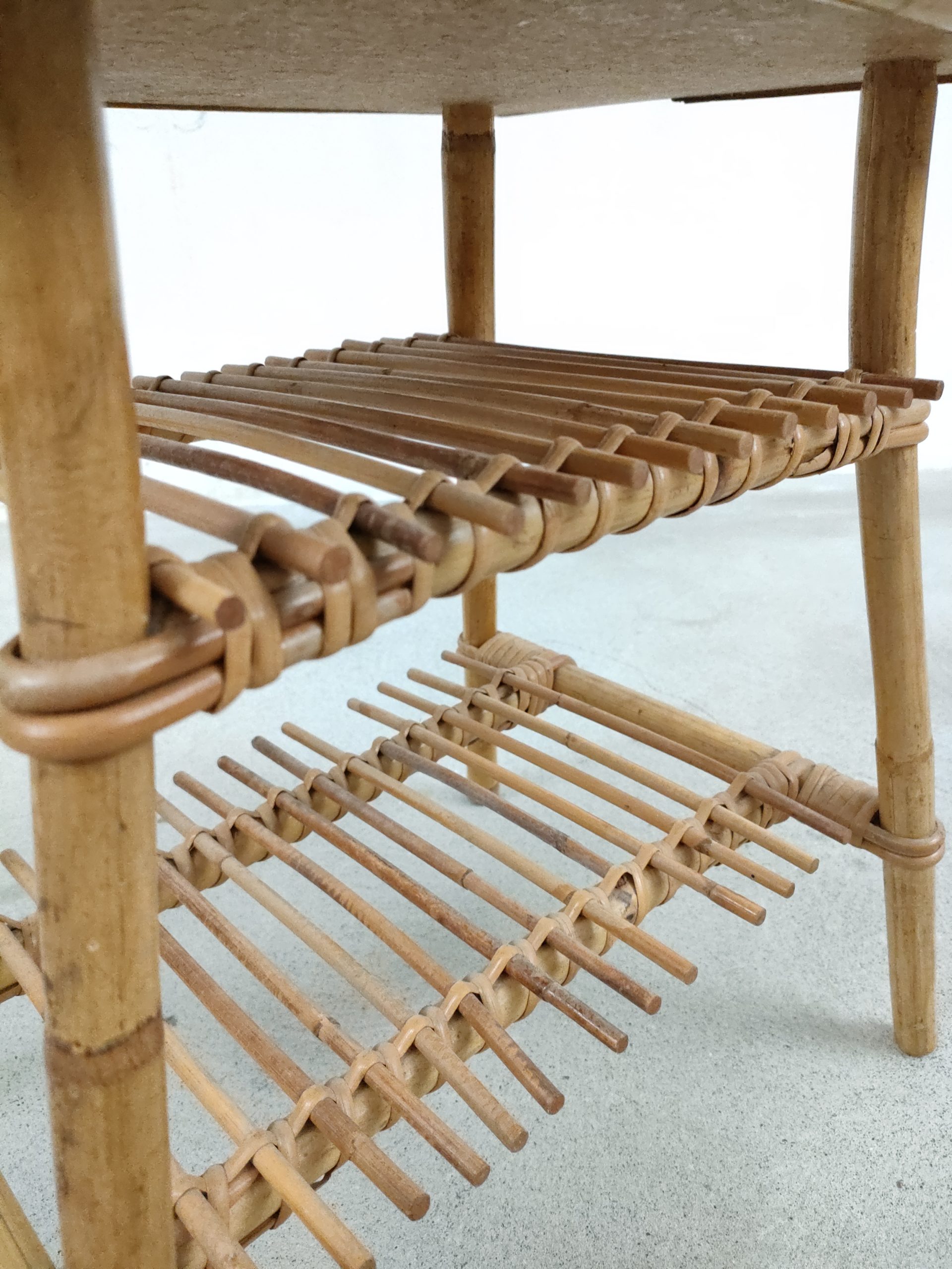 Table d'appoint en rotin et bambou – Image 8