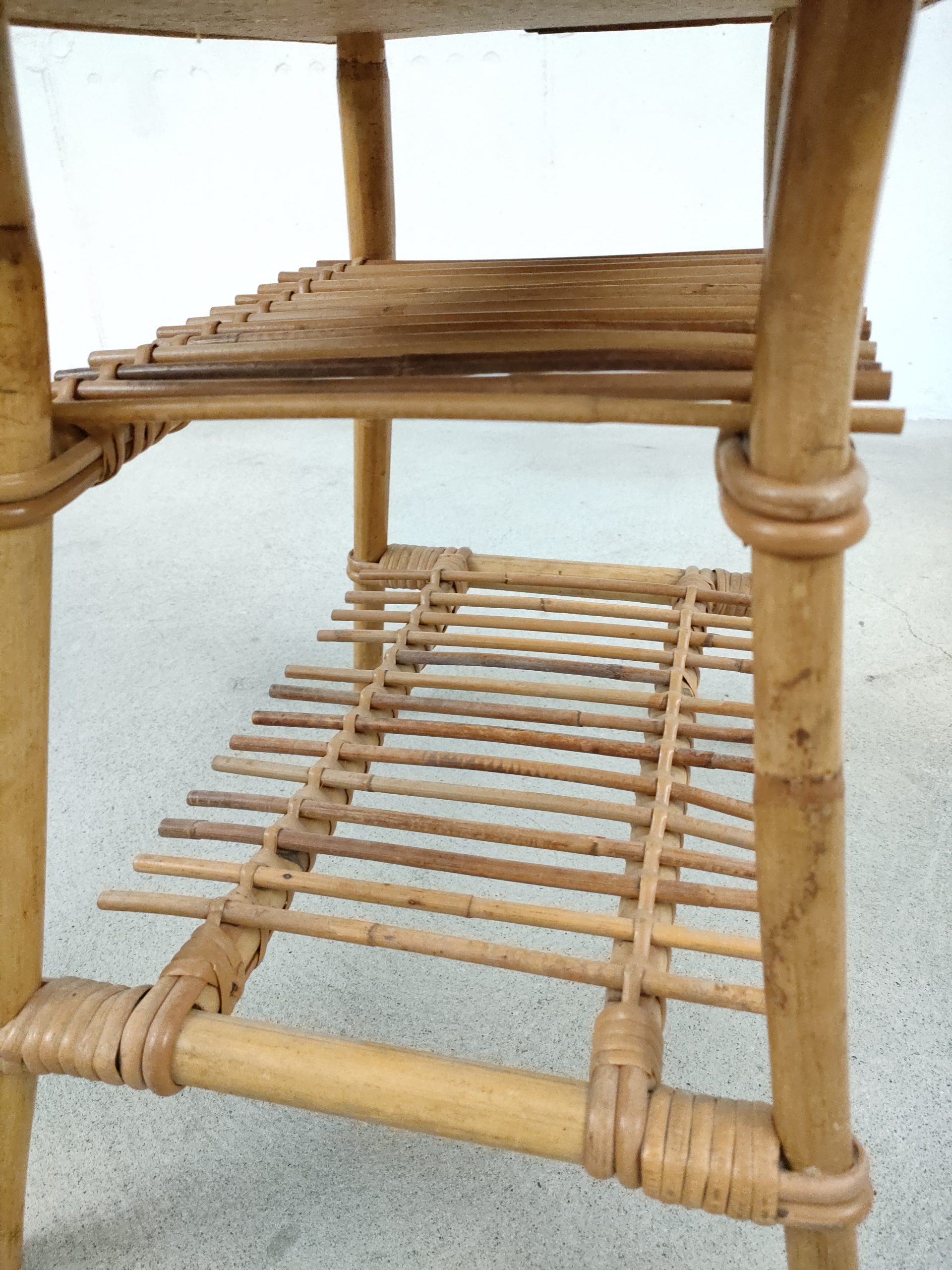 Table d'appoint en rotin et bambou – Image 11