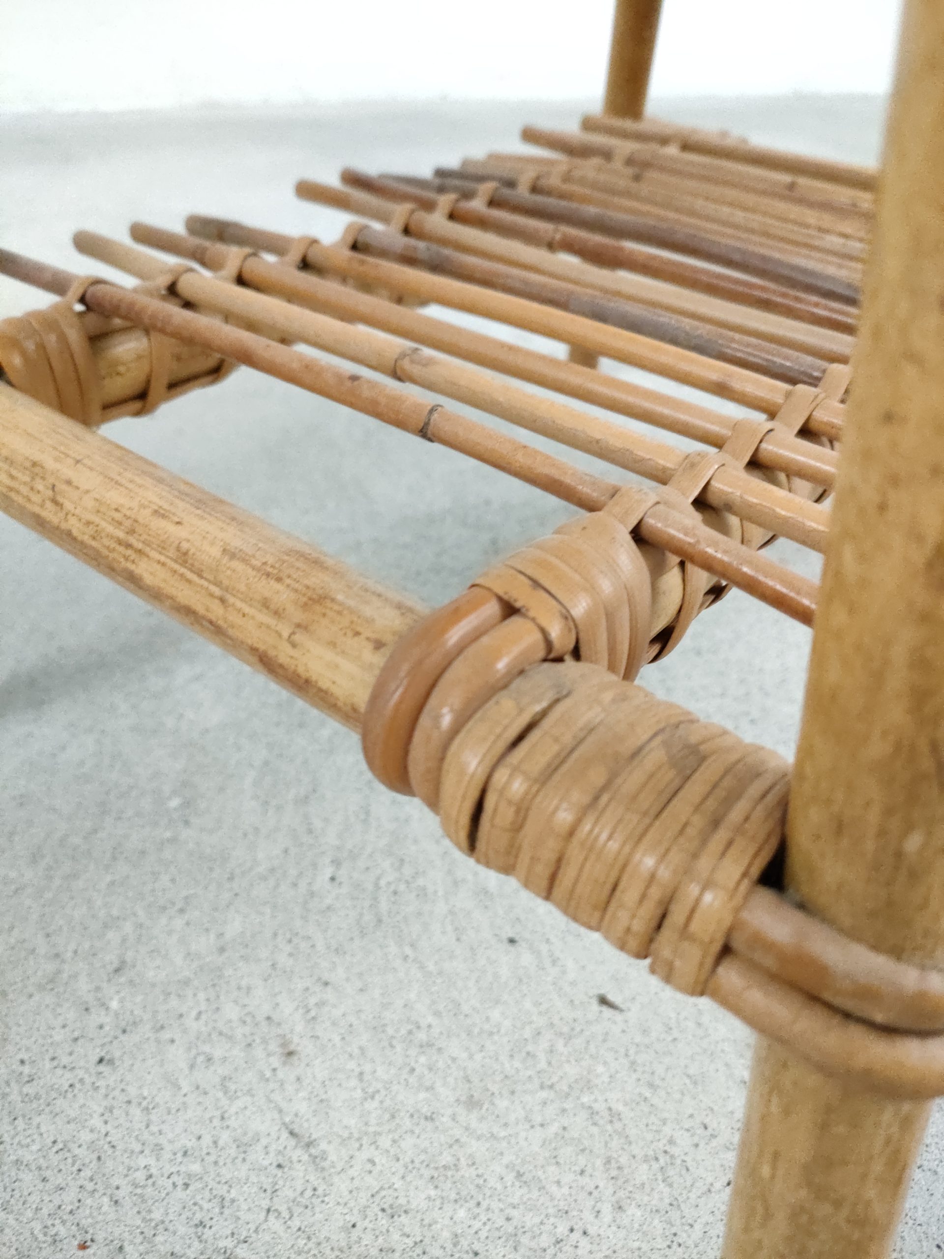 Table d'appoint en rotin et bambou – Image 14