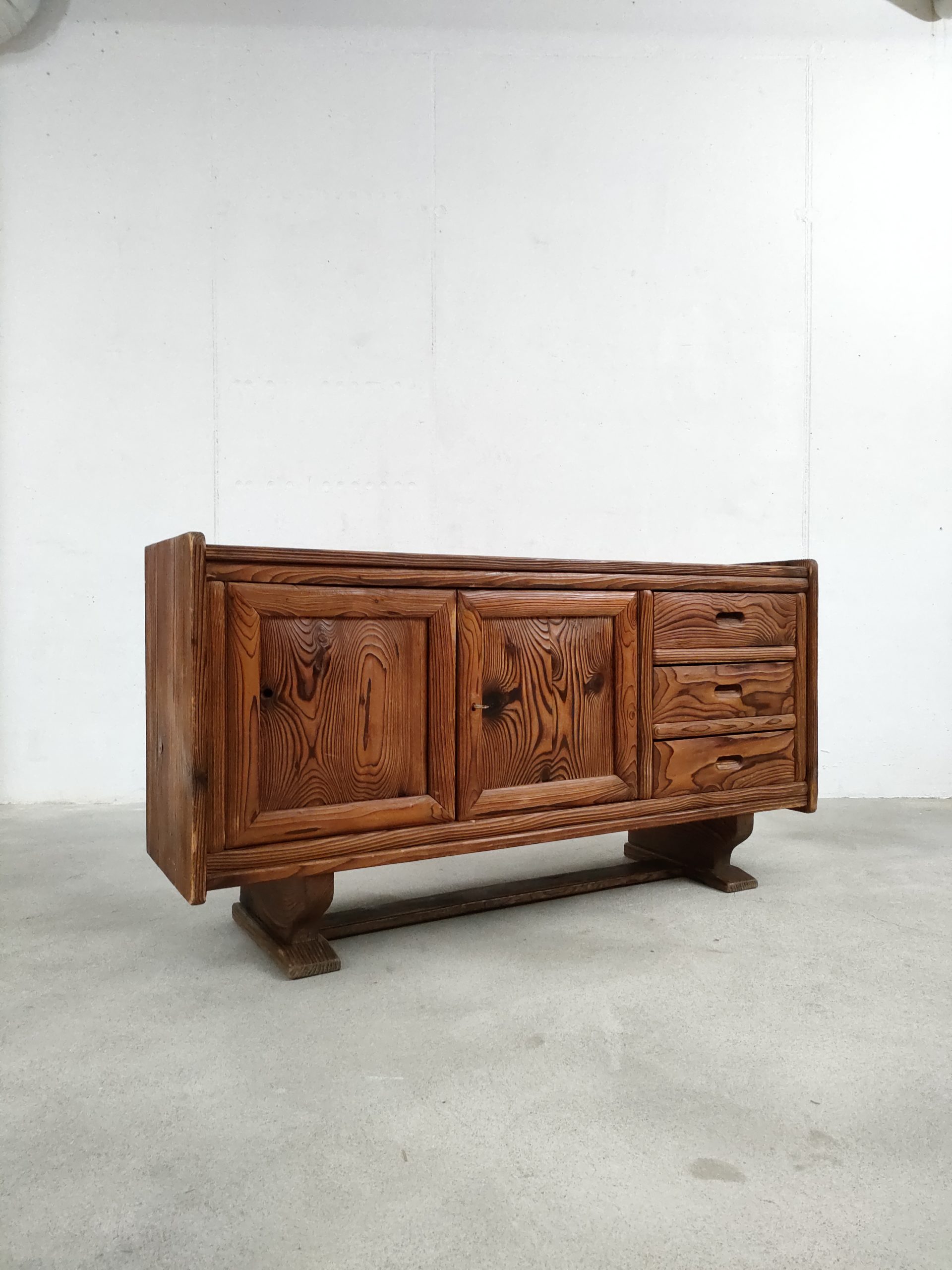 Meuble de rangement en bois – Image 2